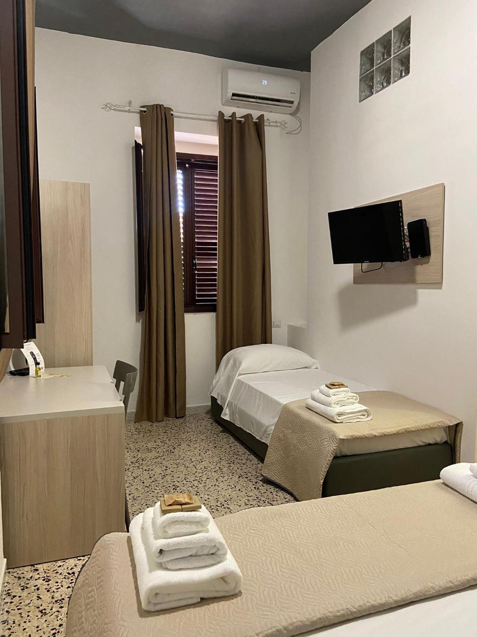 Classic Triple Room - Photo 4