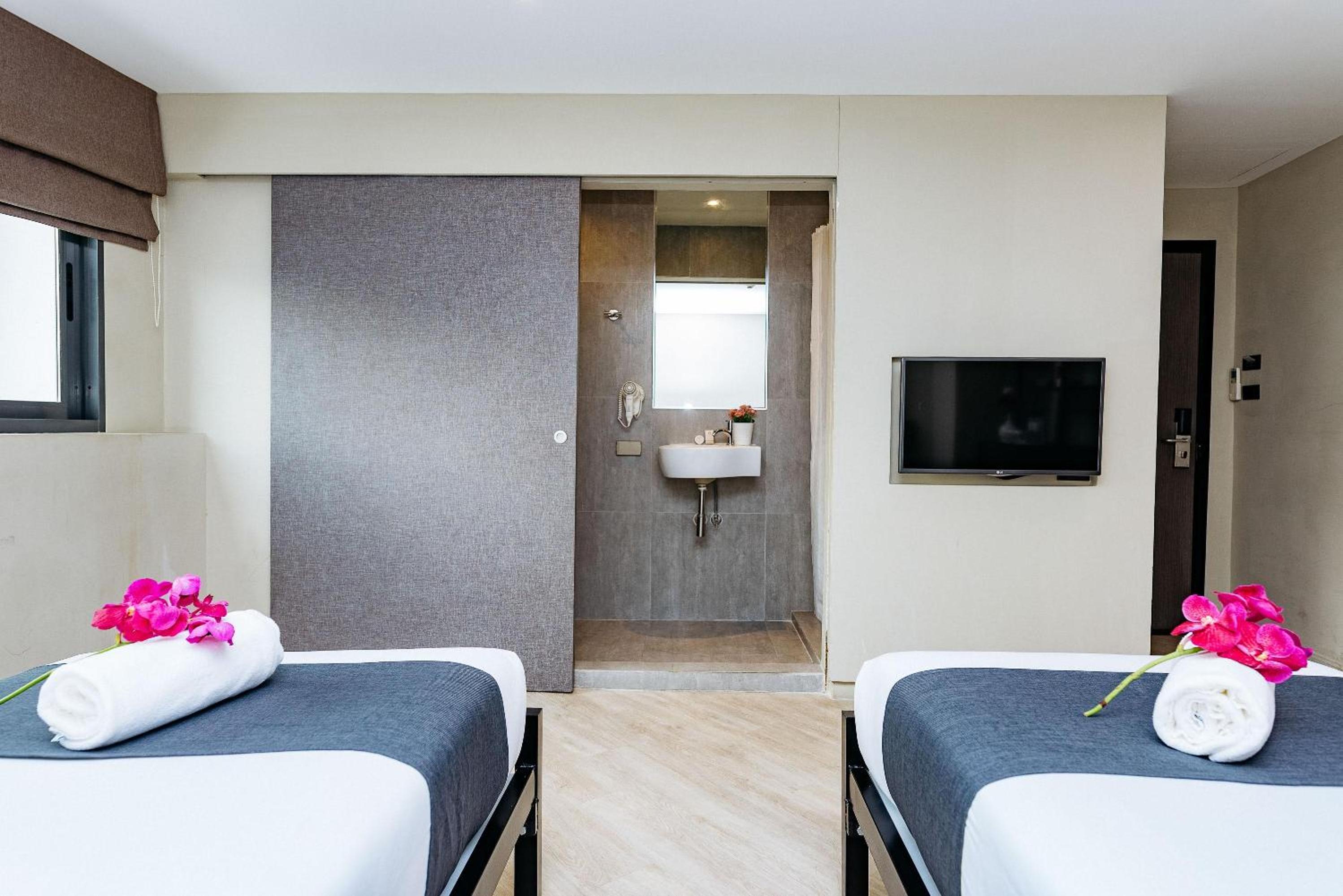 Superior Twin Room photo 3