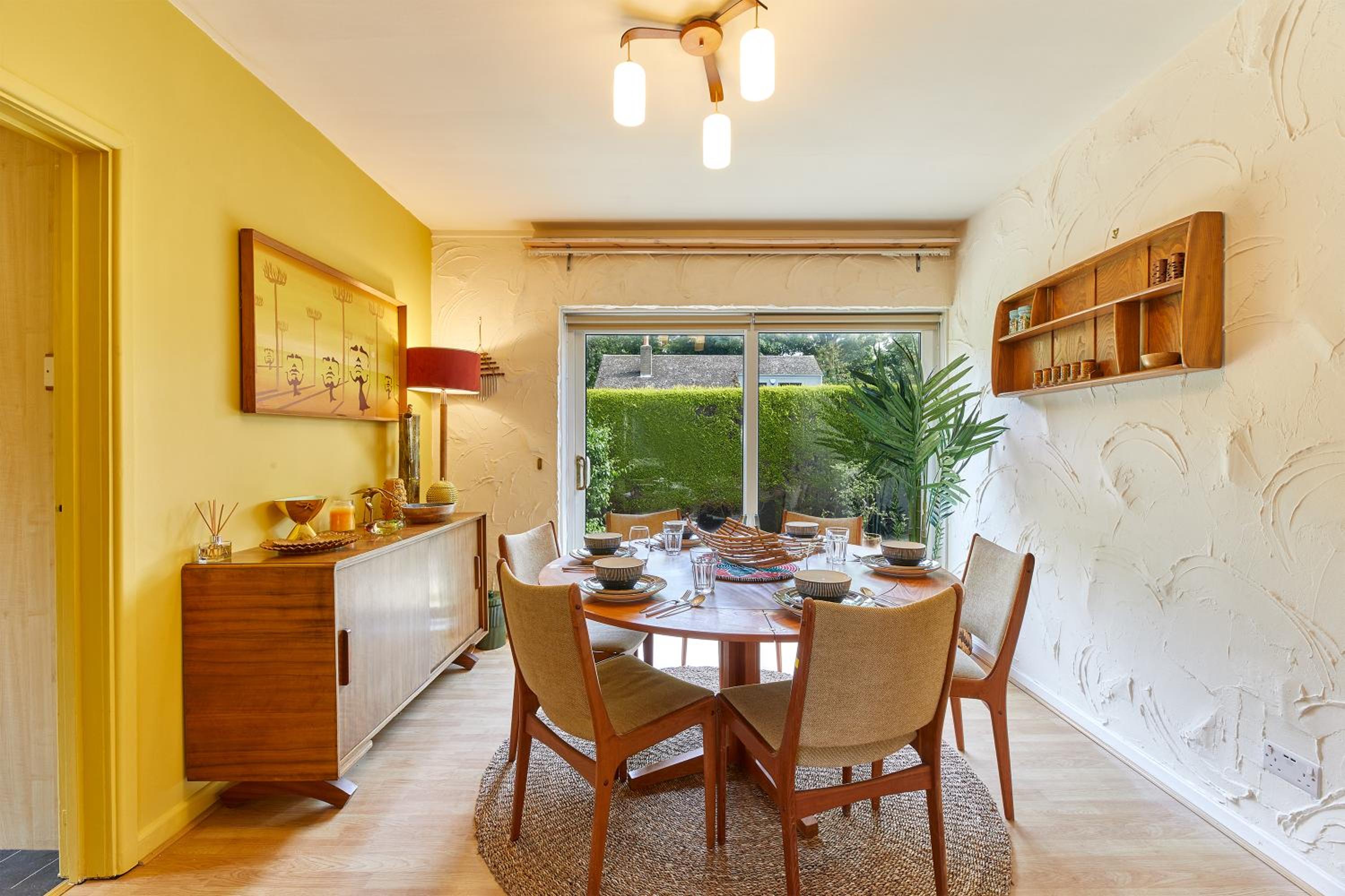 Three-Bedroom House photo 2