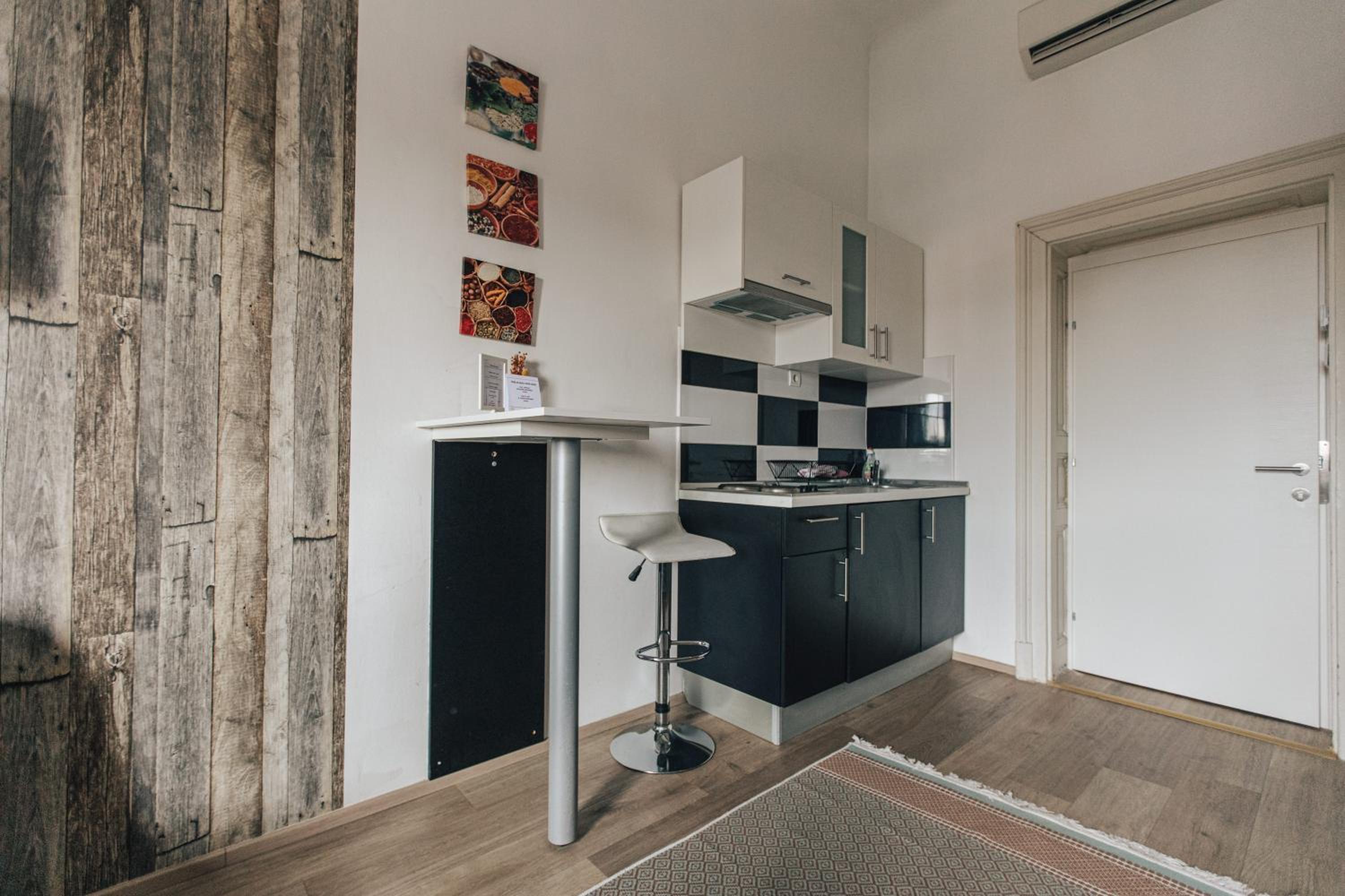 Double Room - Photo 2