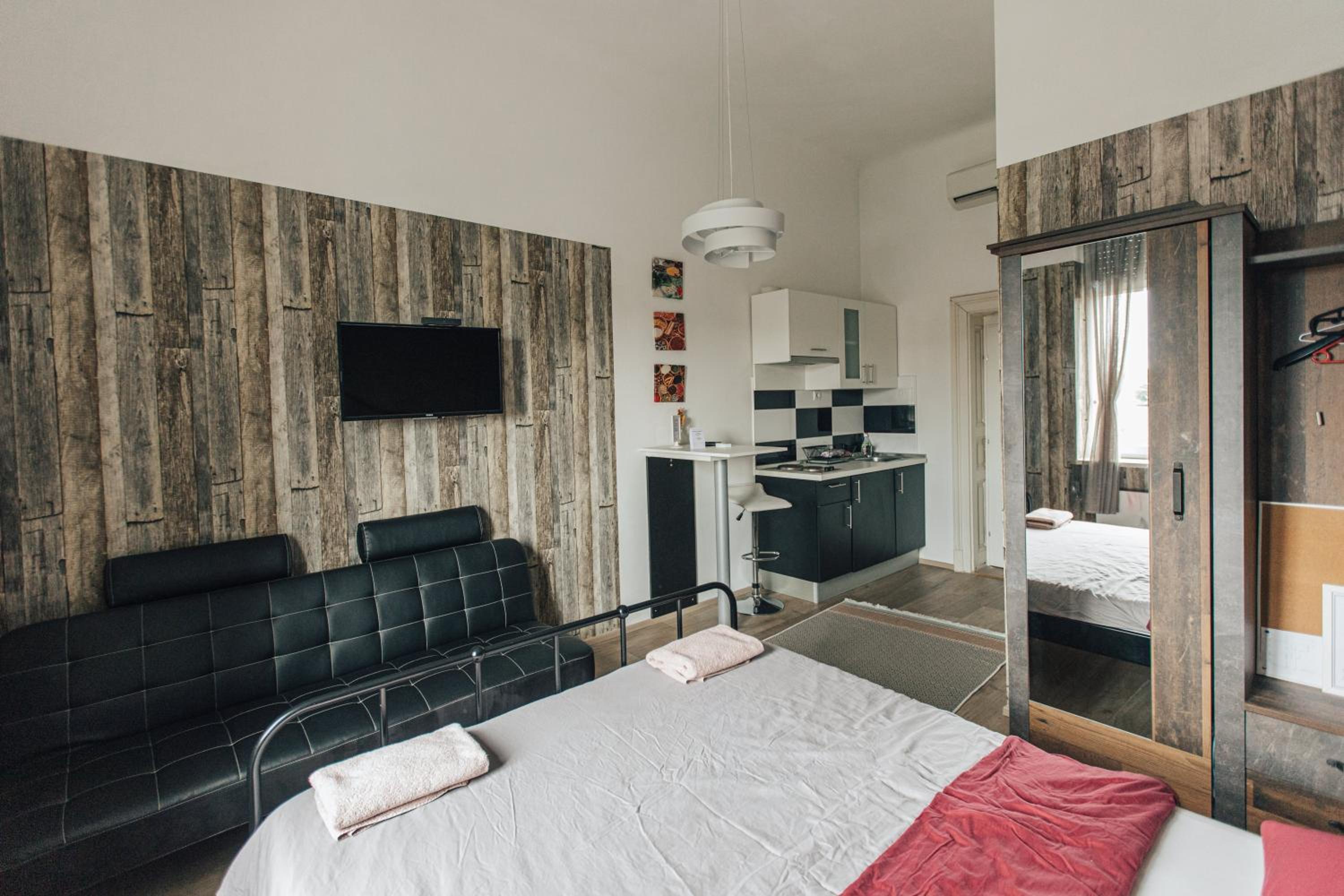 Double Room - Photo 1