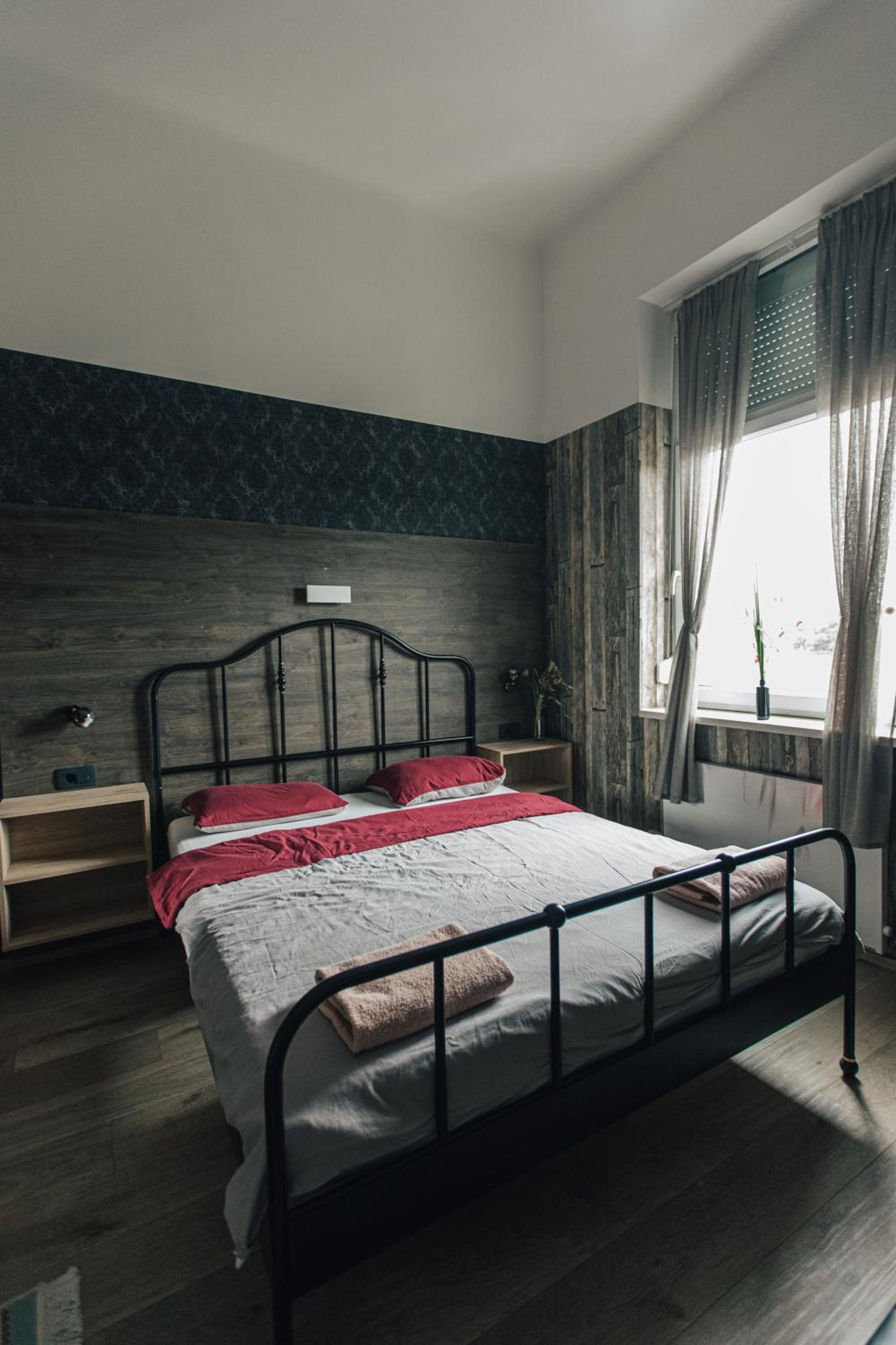 Double Room - Photo 4