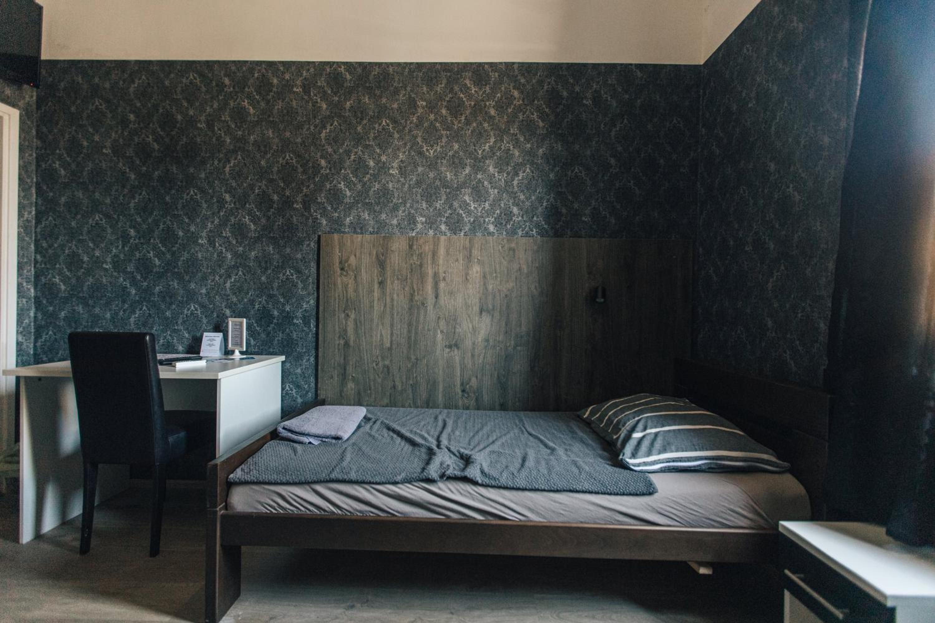 Twin Room - Photo 10