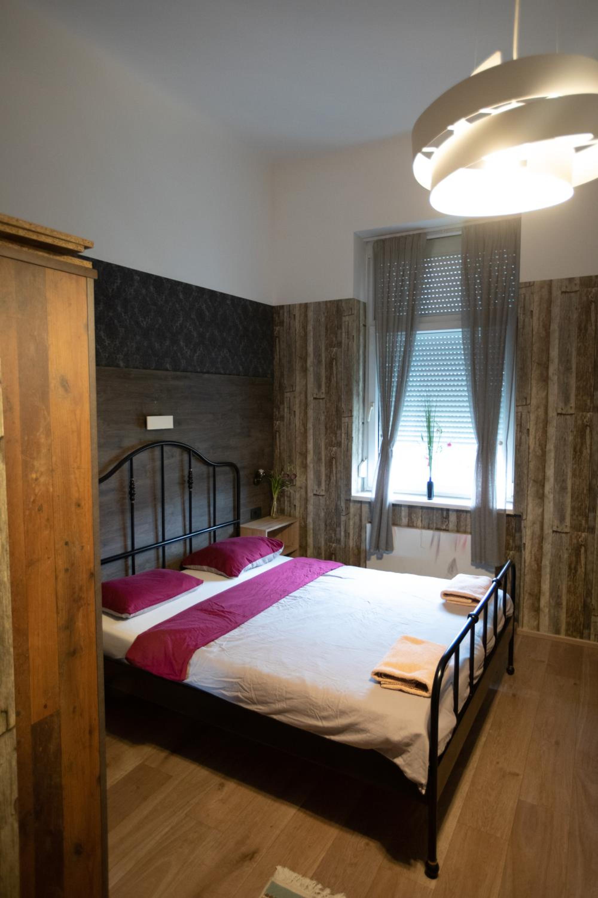 Double Room - Photo 12
