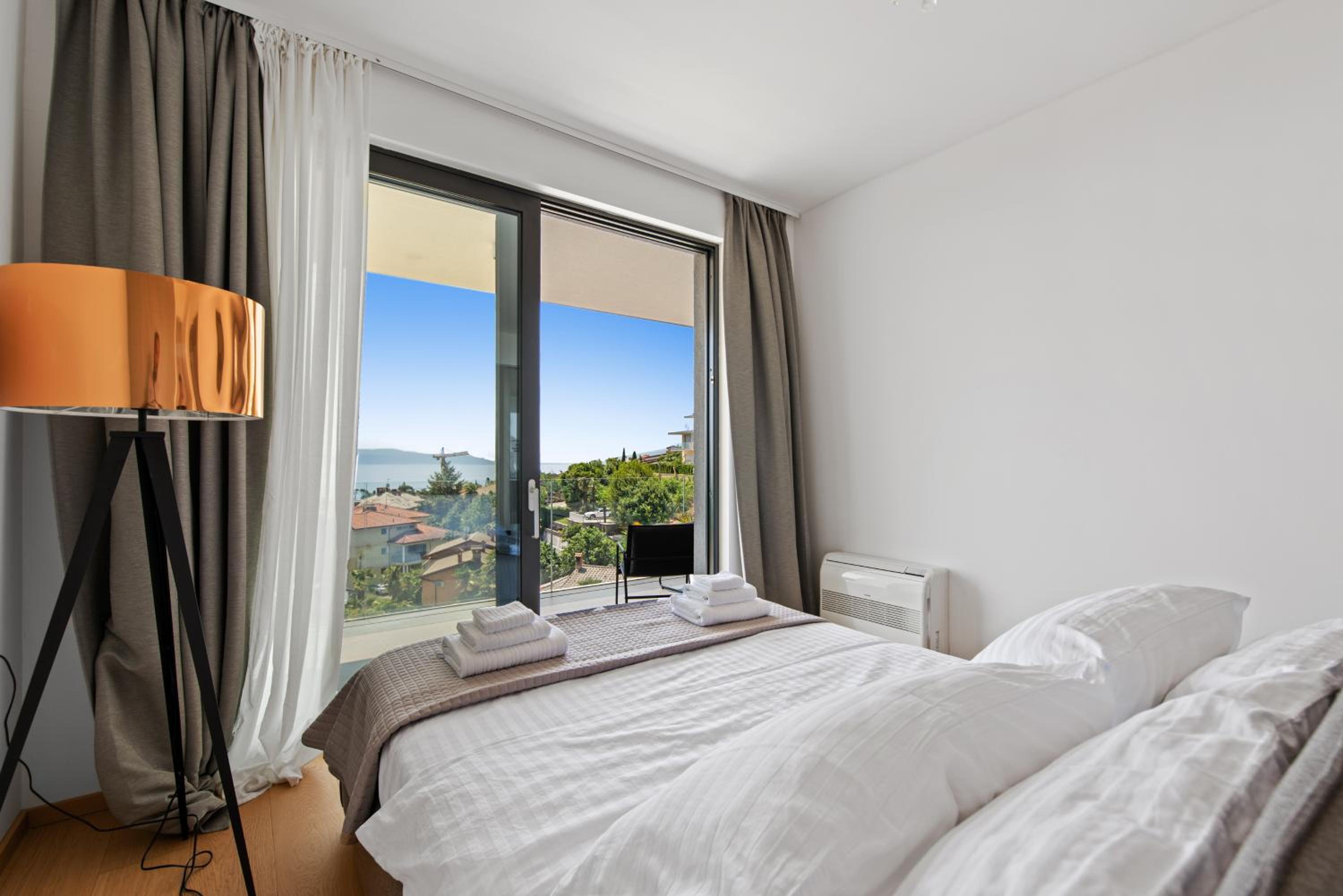 One-Bedroom Apartment - Photo 1