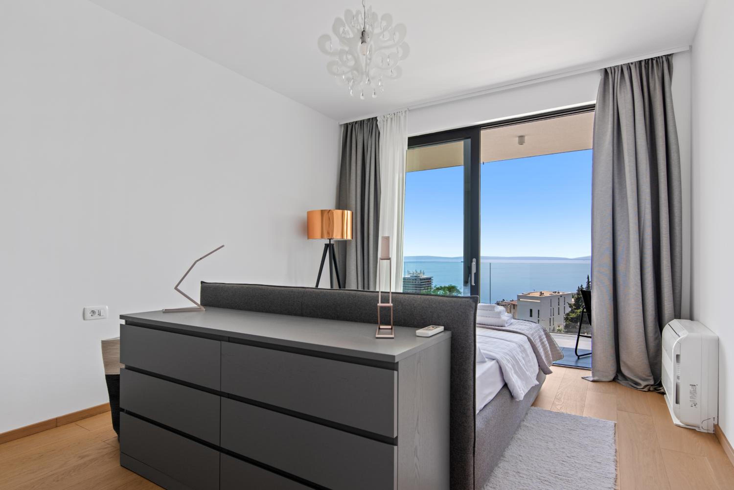 One-Bedroom Apartment - Photo 7