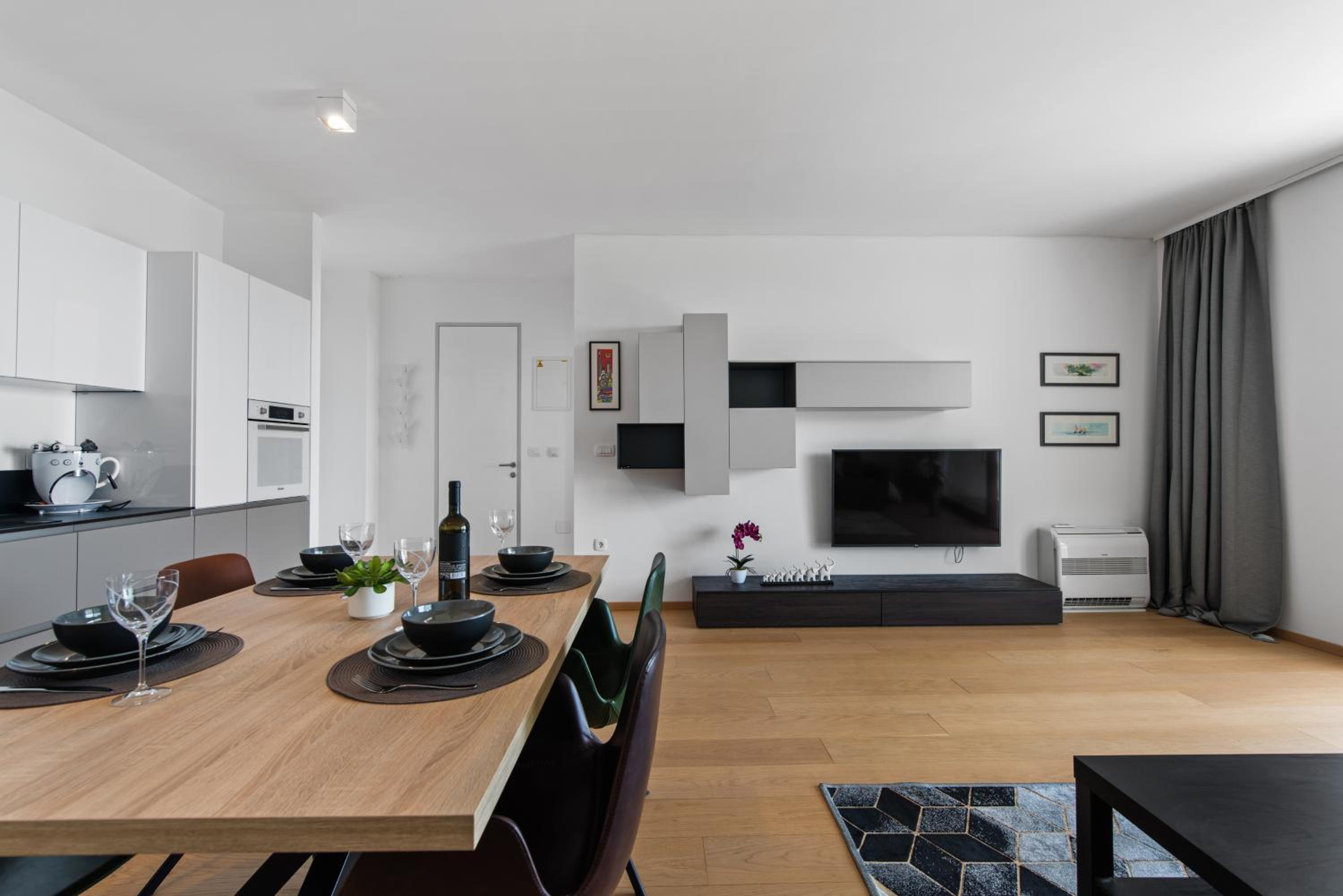One-Bedroom Apartment - Photo 13