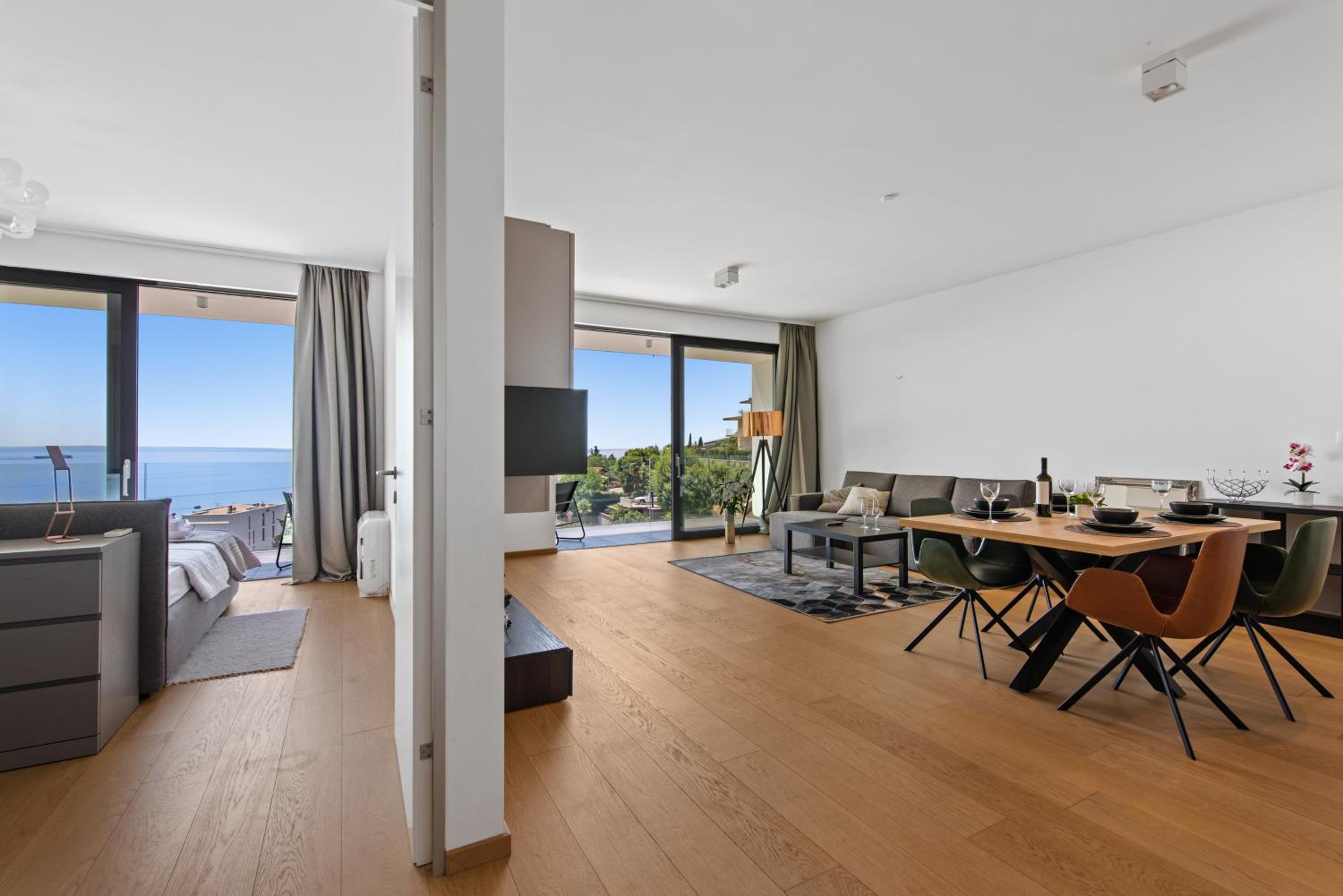 One-Bedroom Apartment - Photo 12