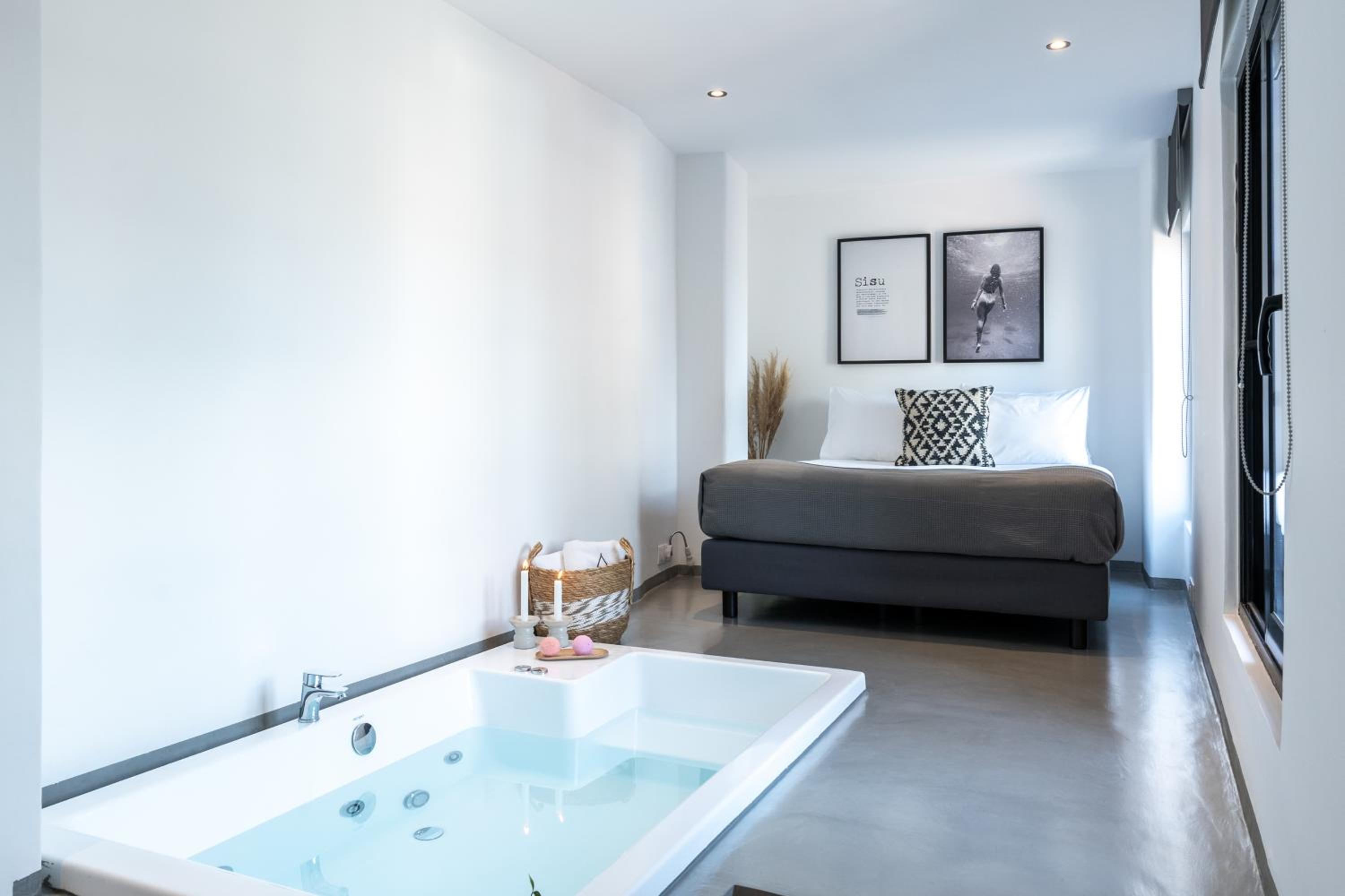 Double Room with Hot Tub photo 1