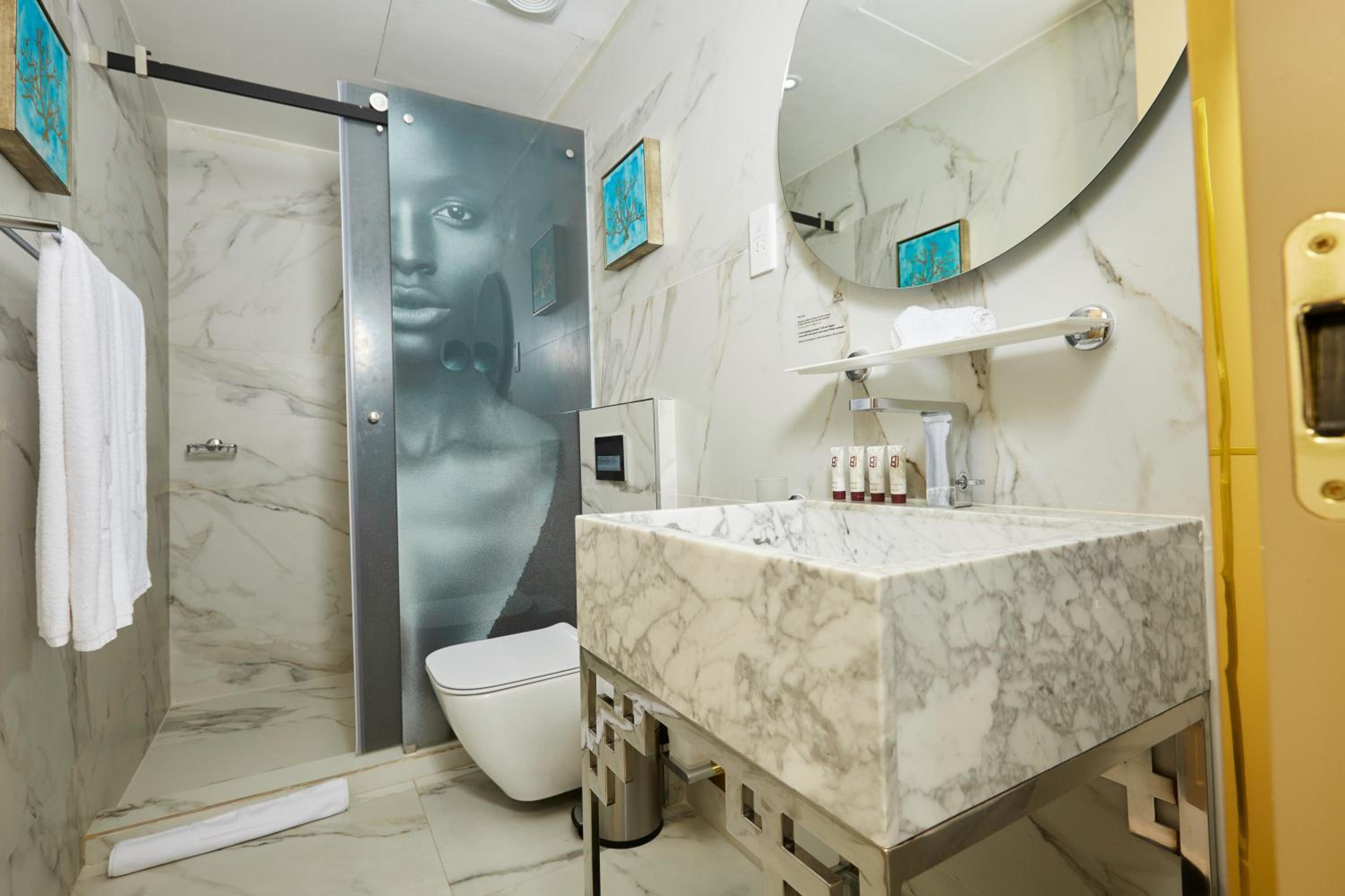 Deluxe Suite - Photo 4