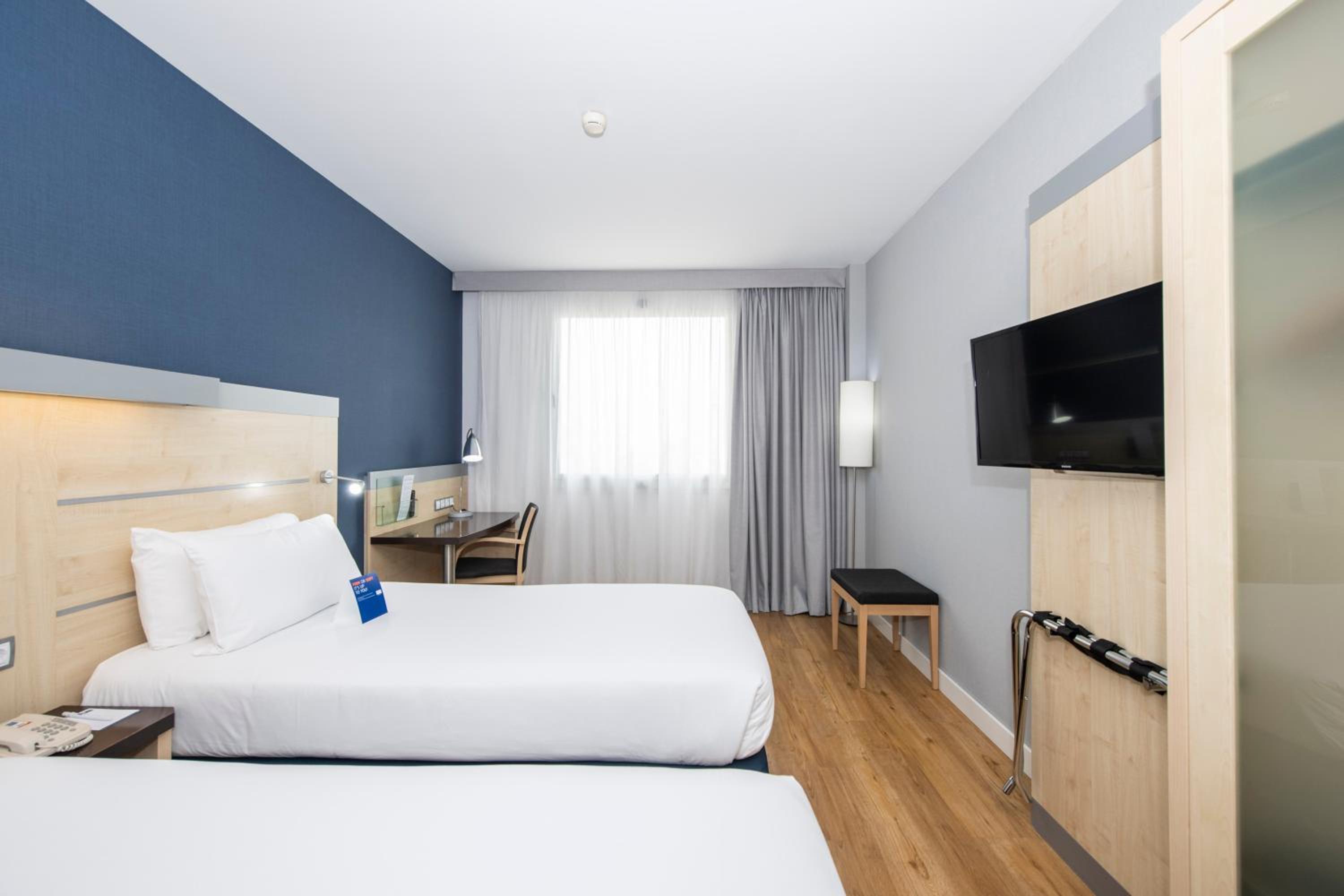 Habitación Estándar con Dos Camas Individuales