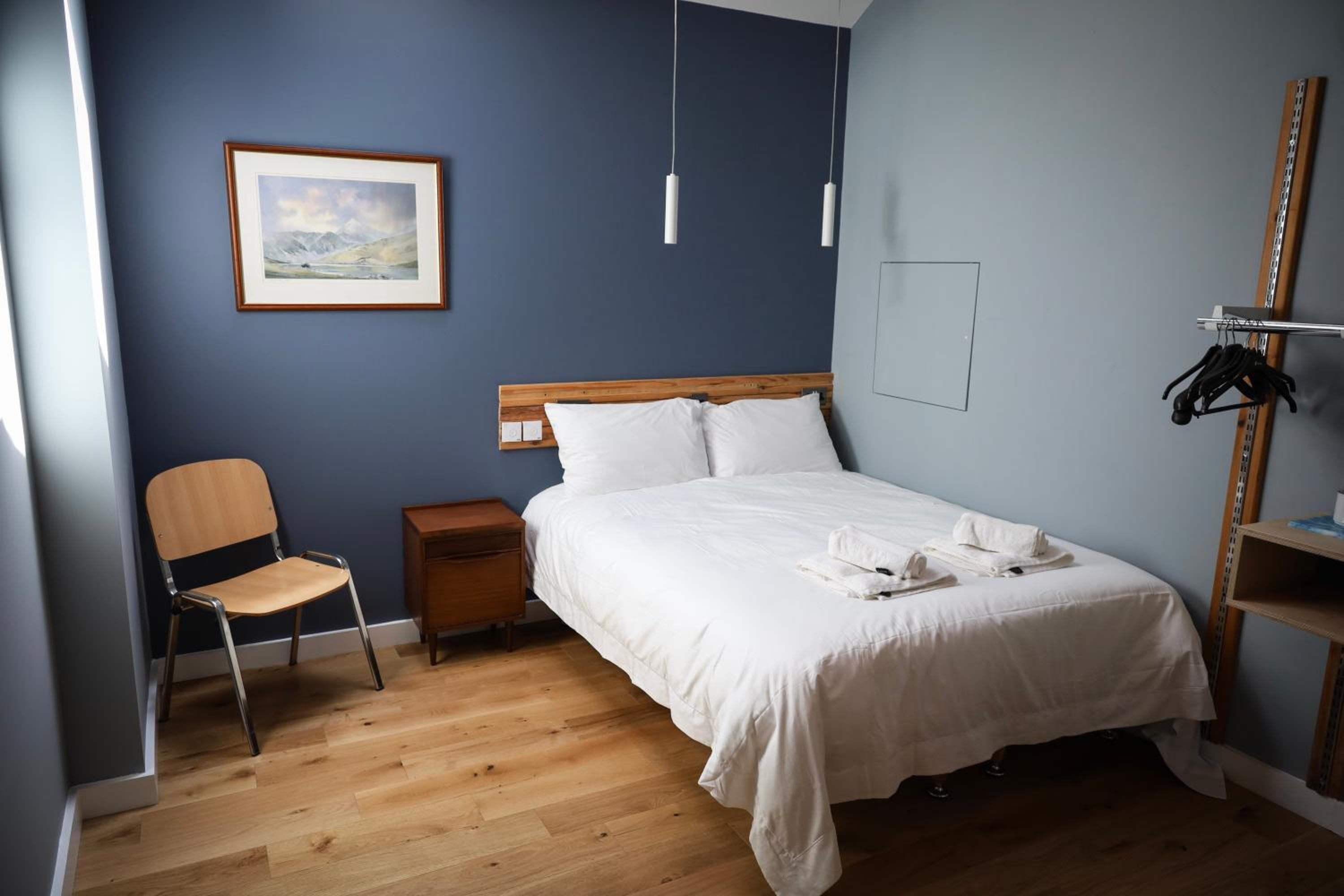 Queen Room - Disability Access - Photo 4