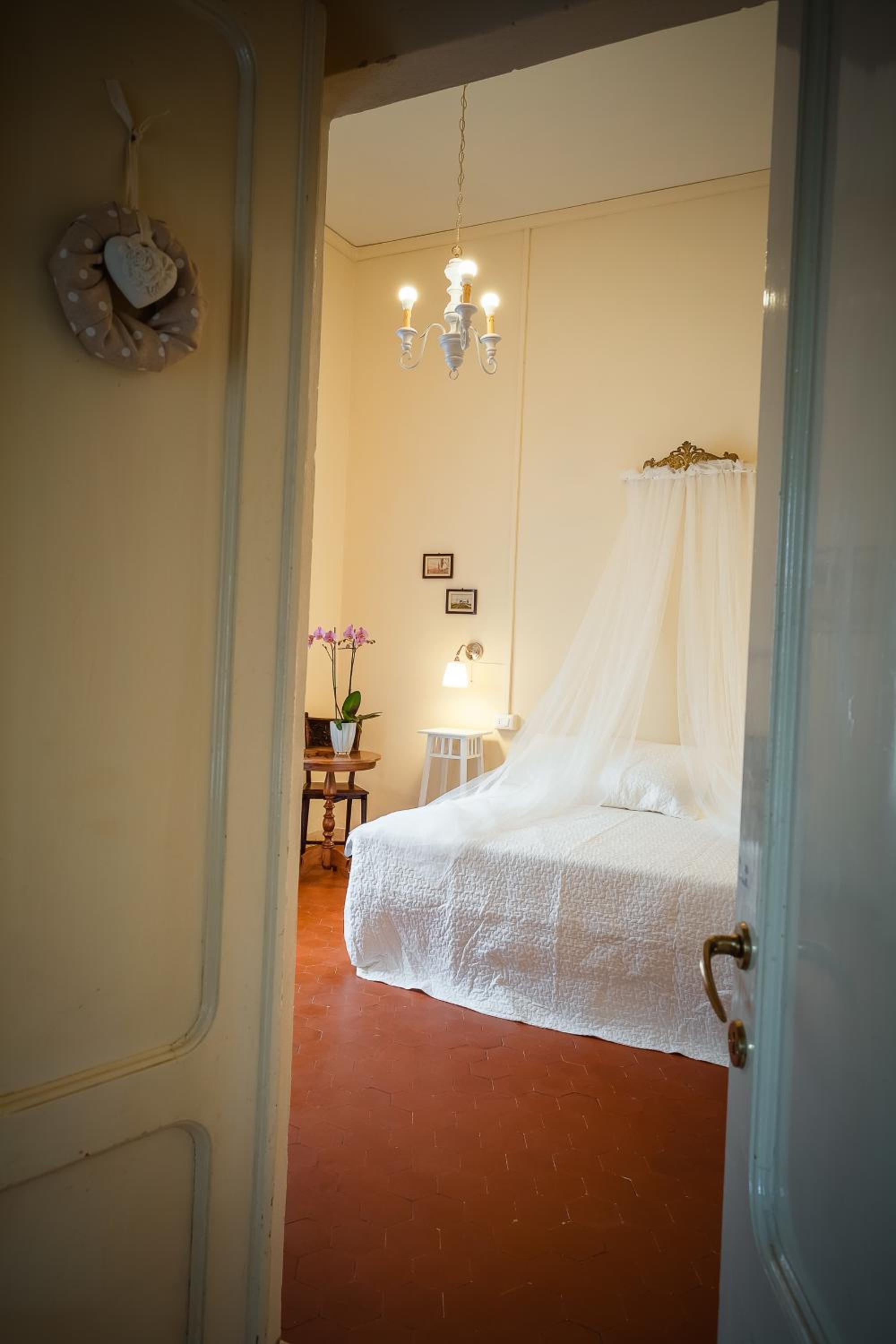 Large Double Room photo 1