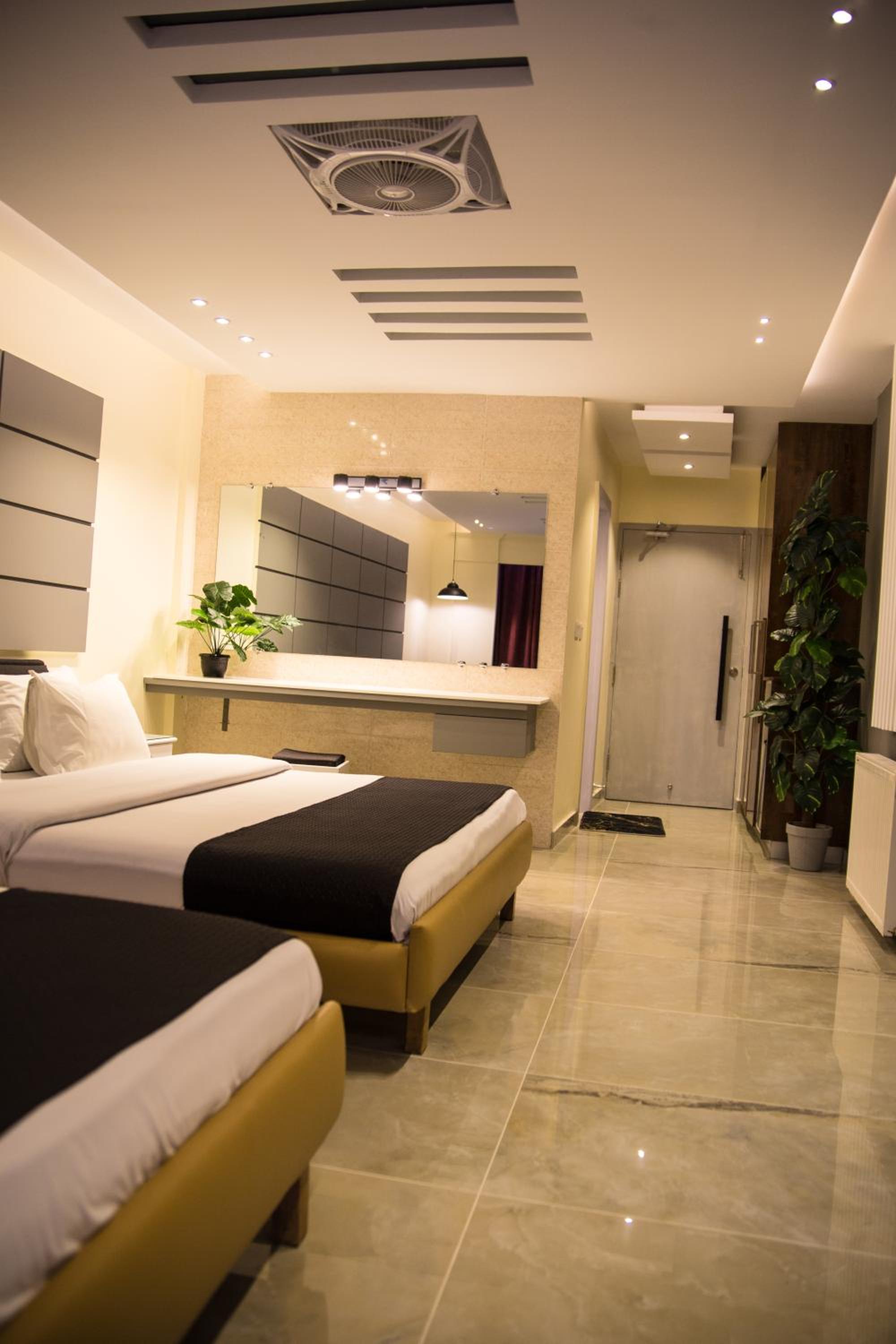 Executive Triple Room - Photo 11
