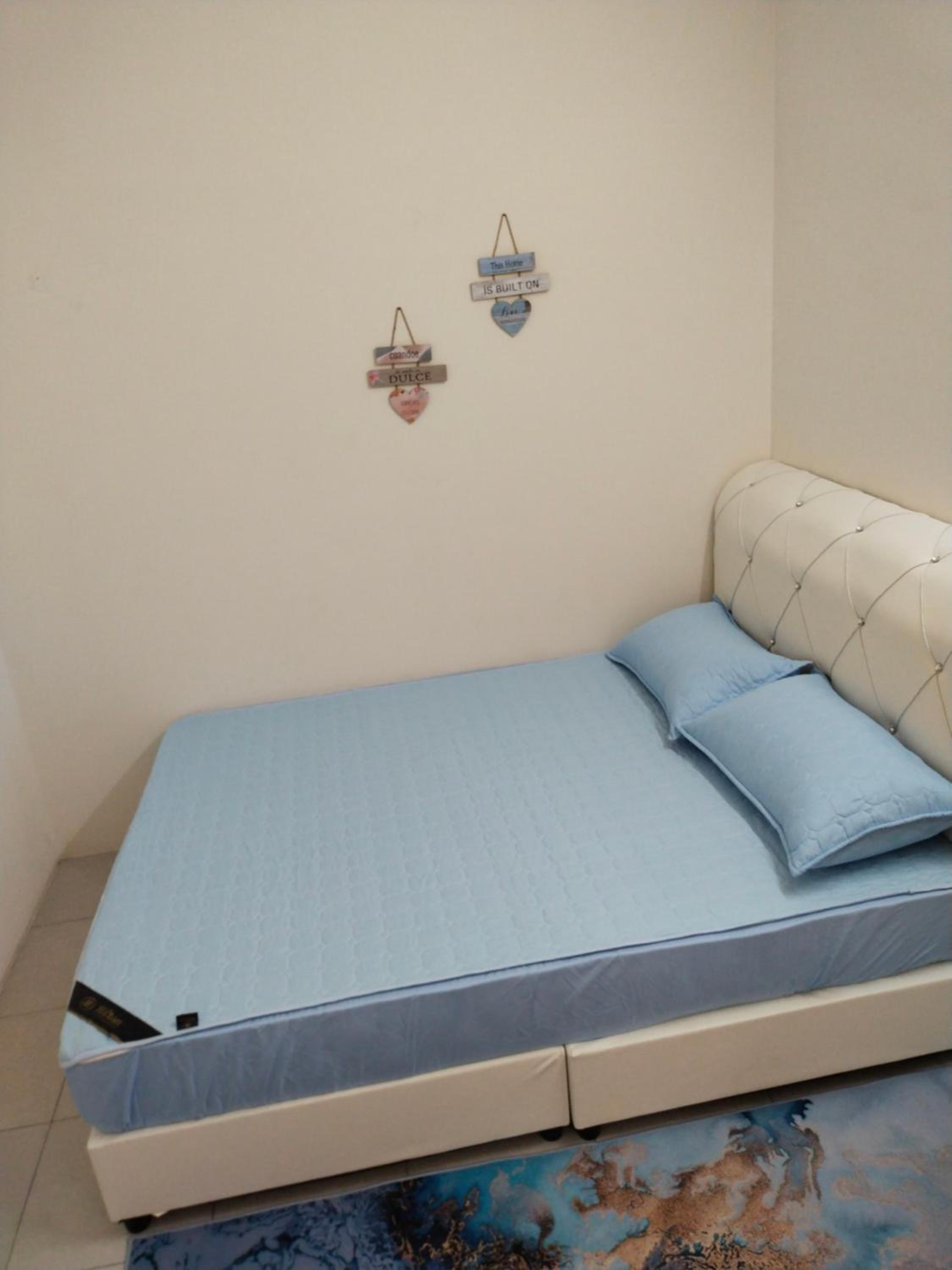 Three-Bedroom House photo 2