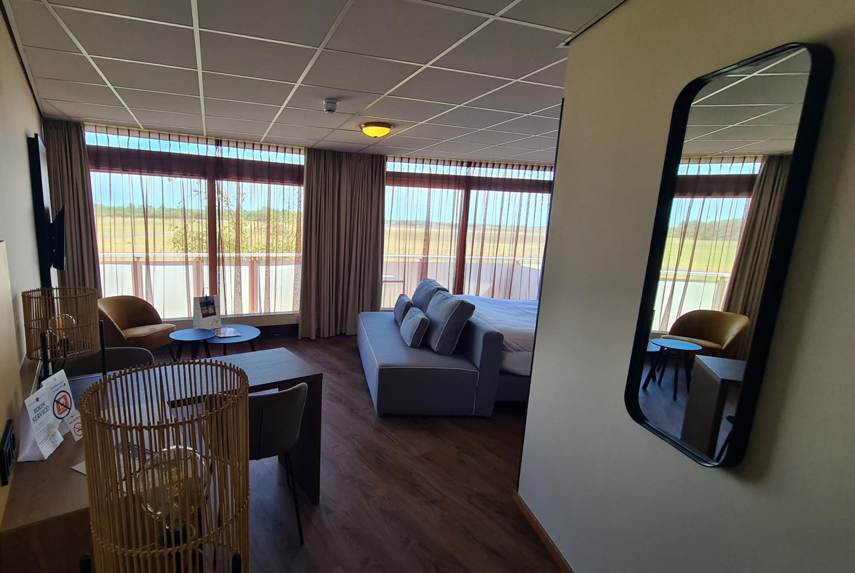 Suite - Photo 3