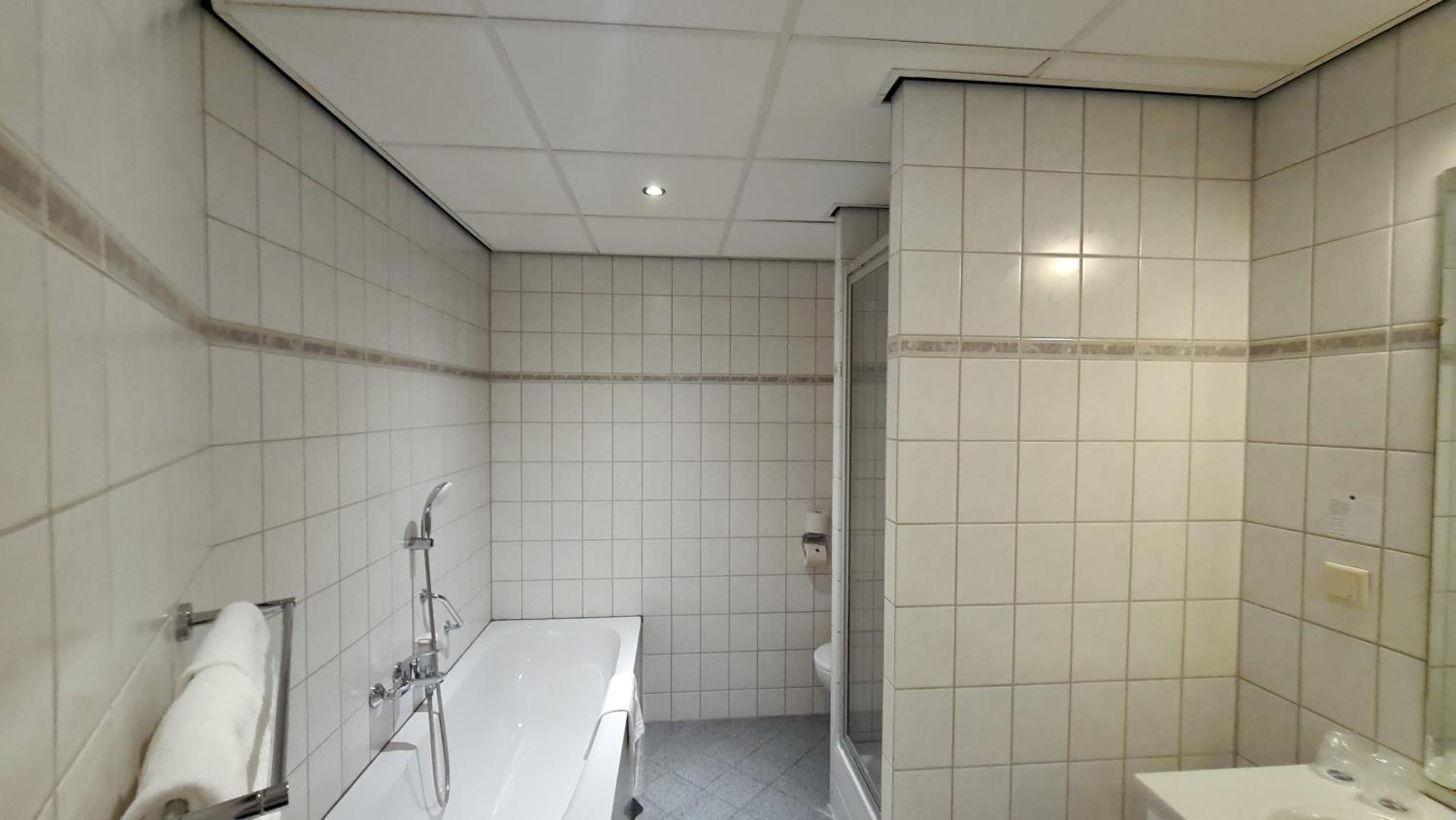 Suite - Photo 4