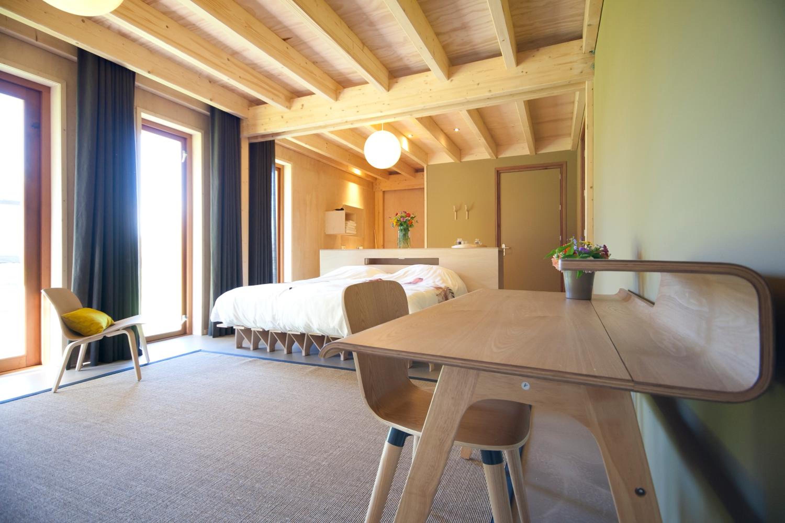 Deluxe Double Room with Bath photo 3