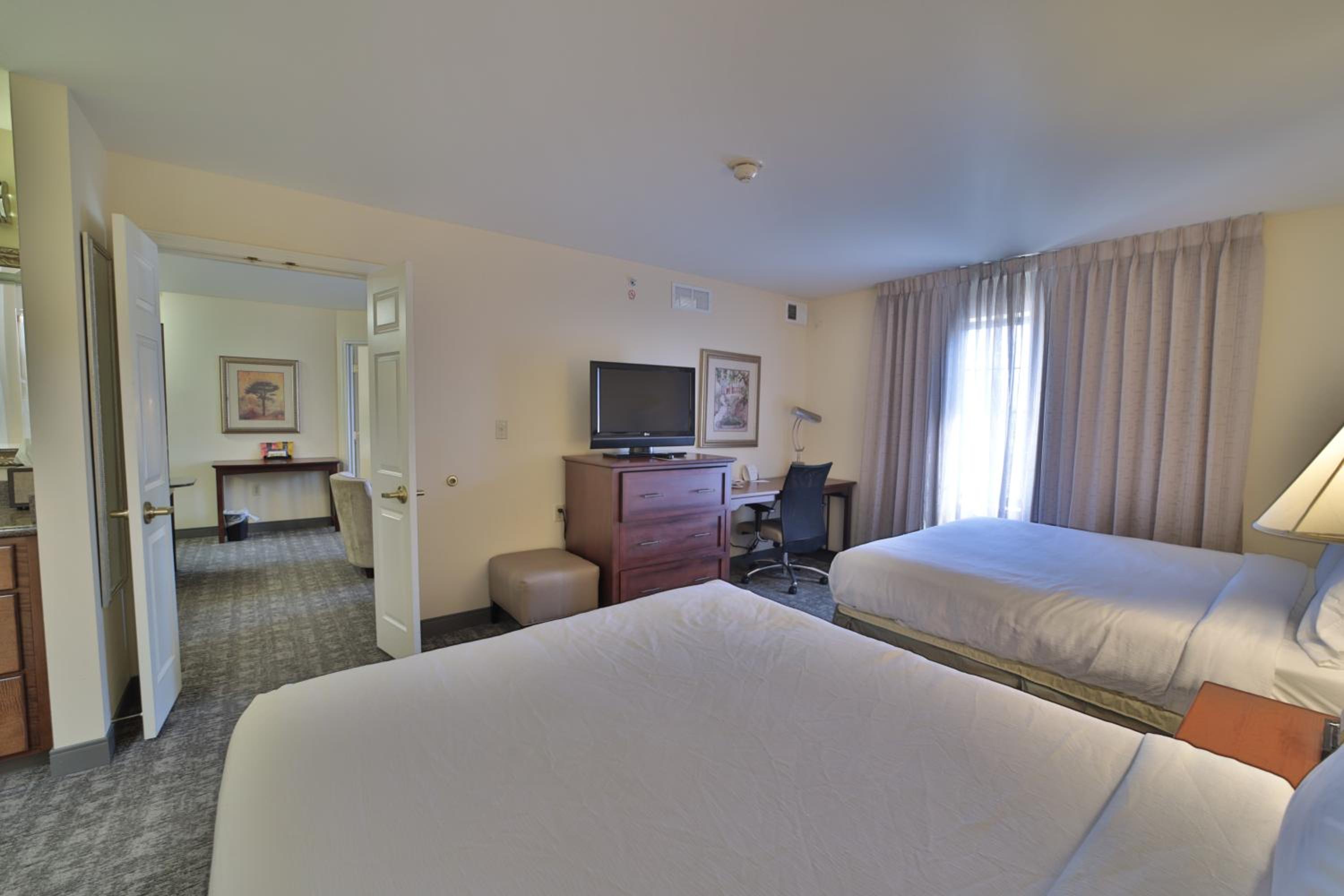 One-Bedroom Suite - Photo 1