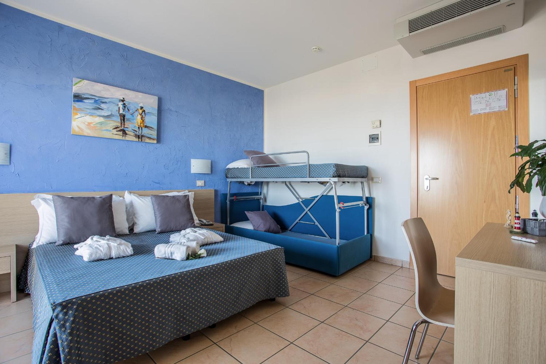 Luxury Quadruple Room photo 3