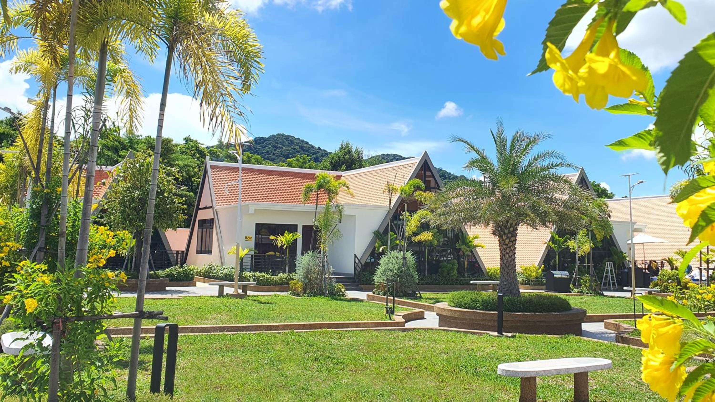 Two Bedroom Bungalow with Pool & Garden View  - Photo 1