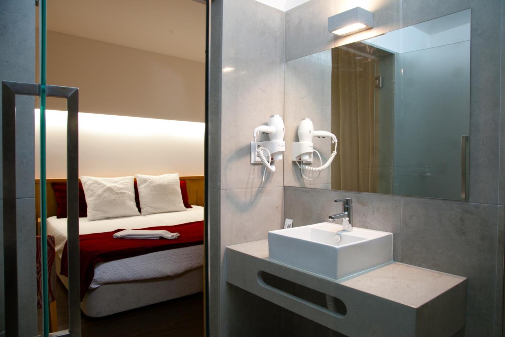 Double Room with Balcony photo 3