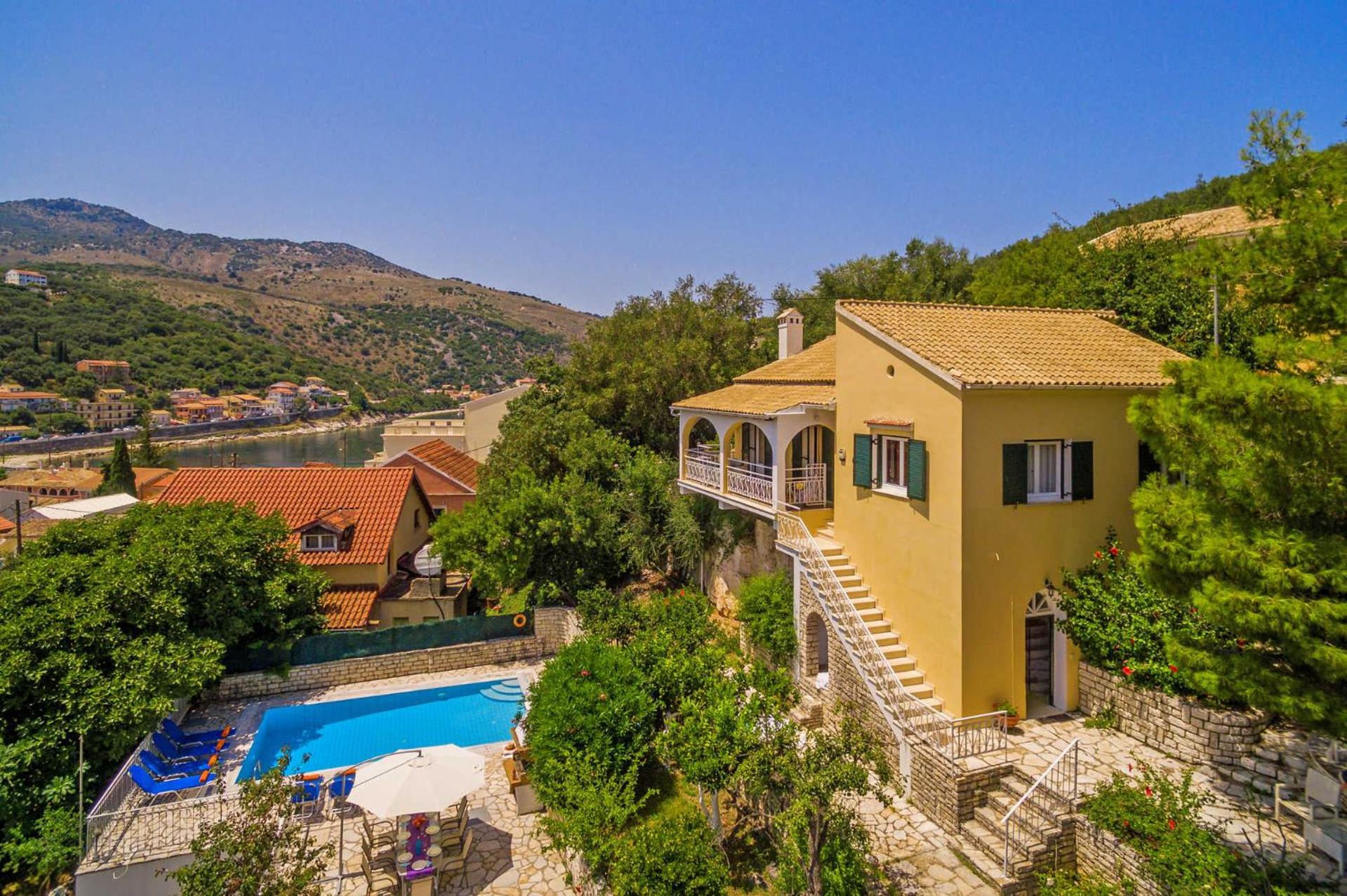 Villa photo 3