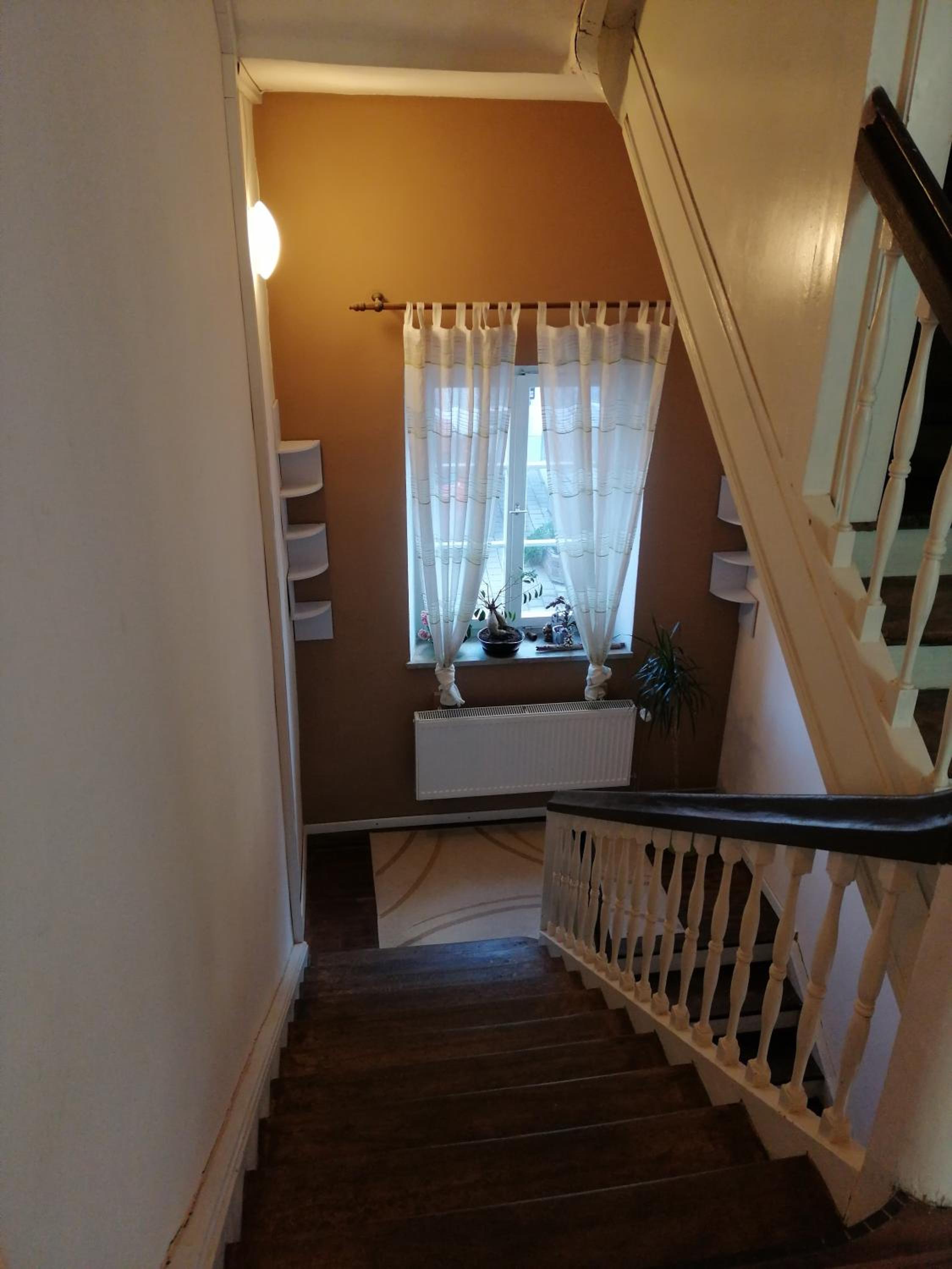 Five-Bedroom House photo 3