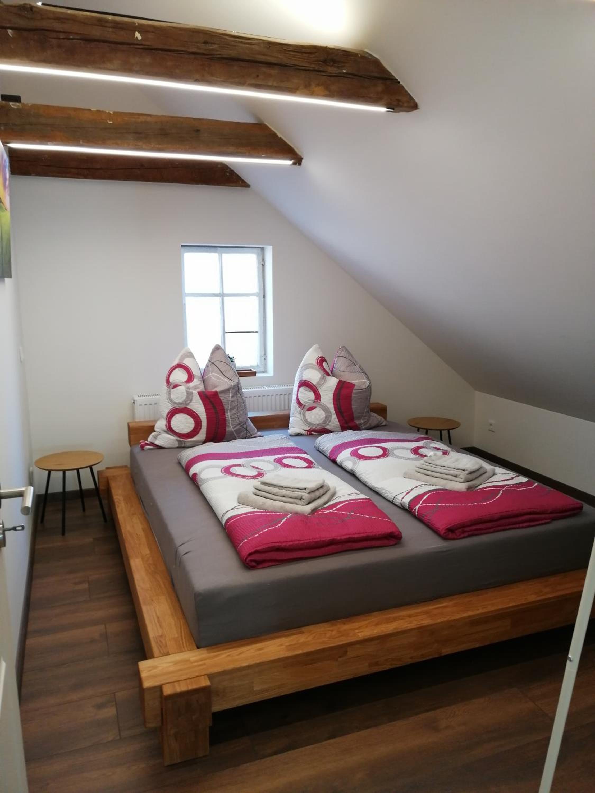 Five-Bedroom House photo 2
