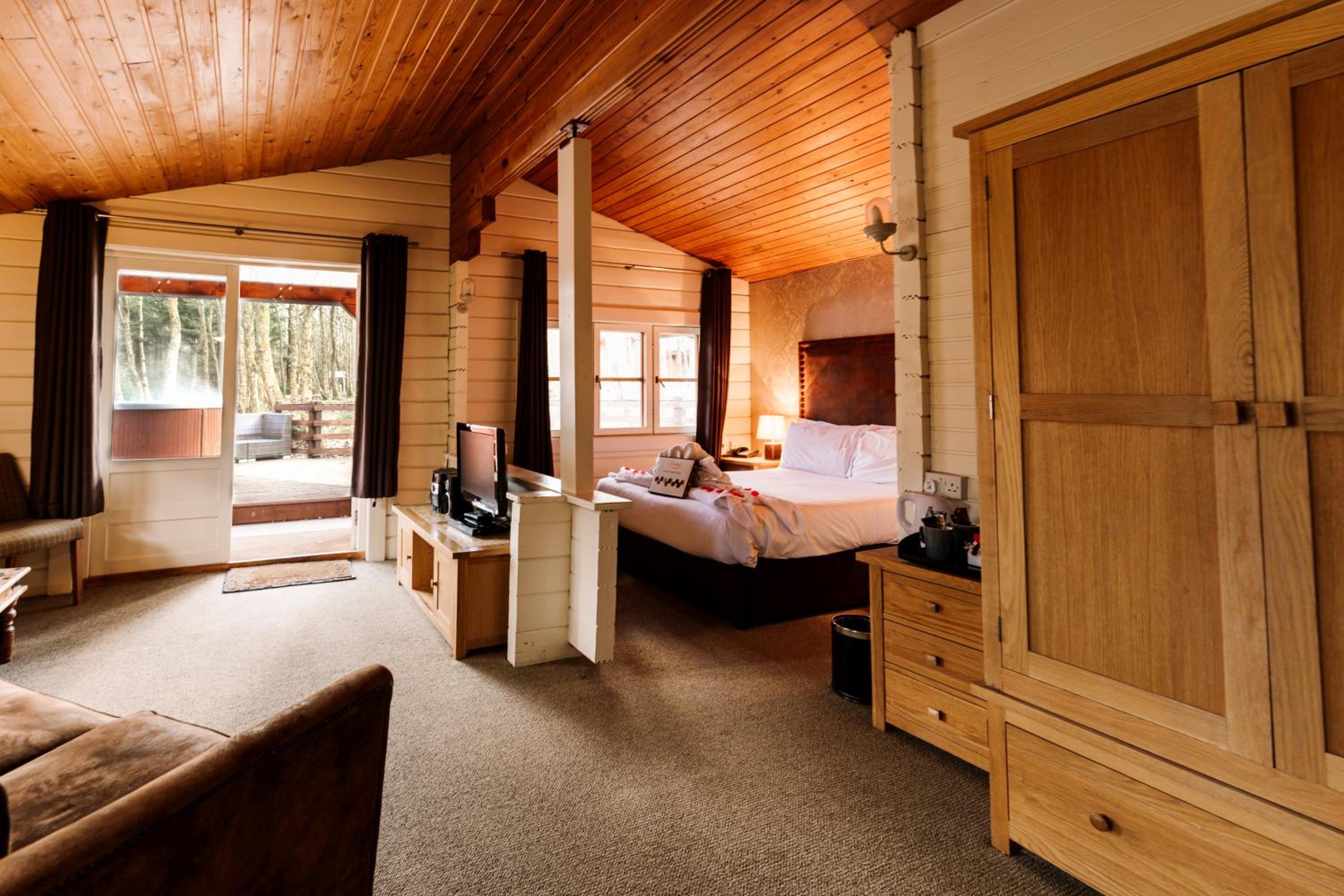 Deluxe Room - Photo 1