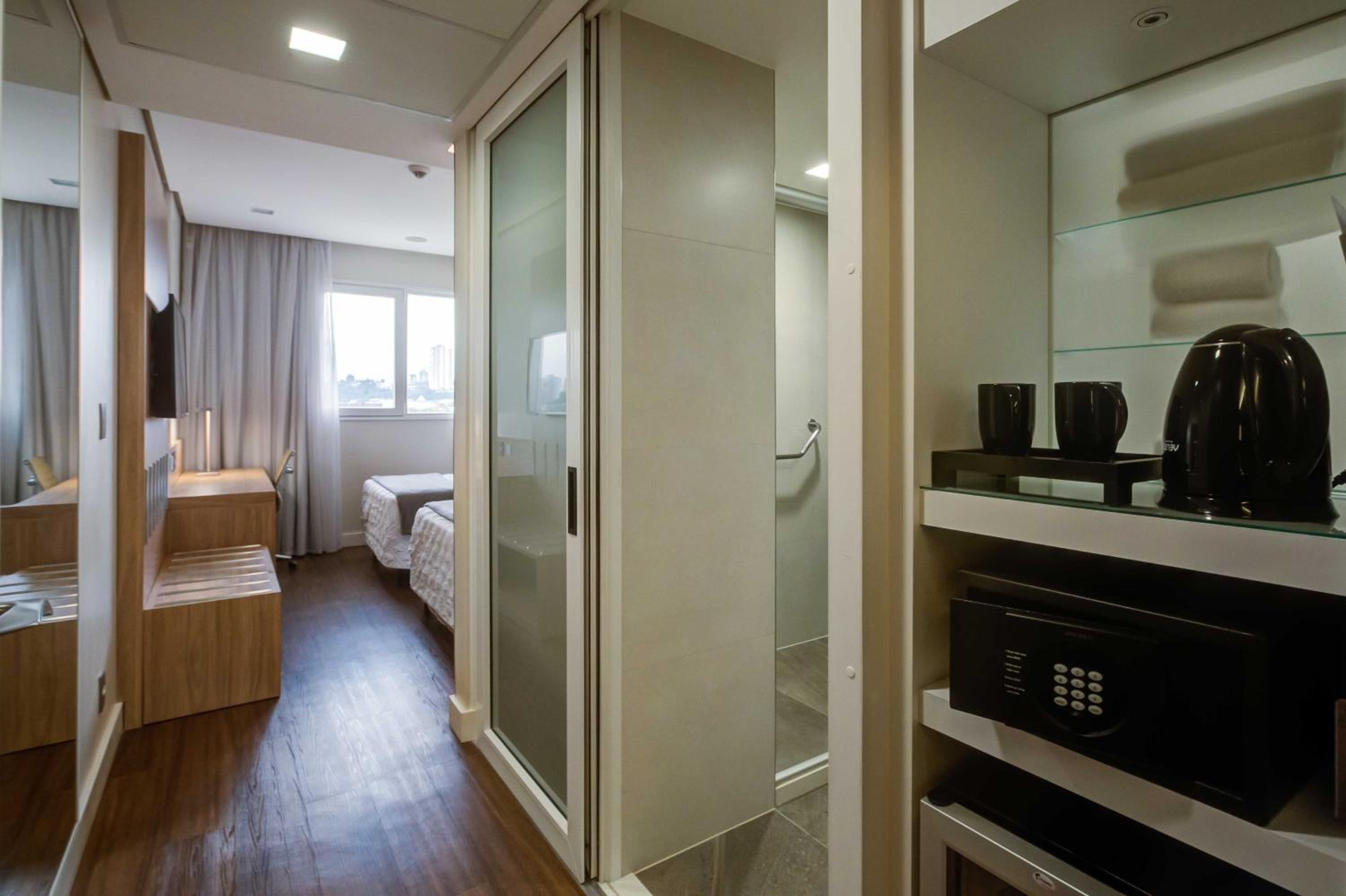 Twin Room - Photo 10