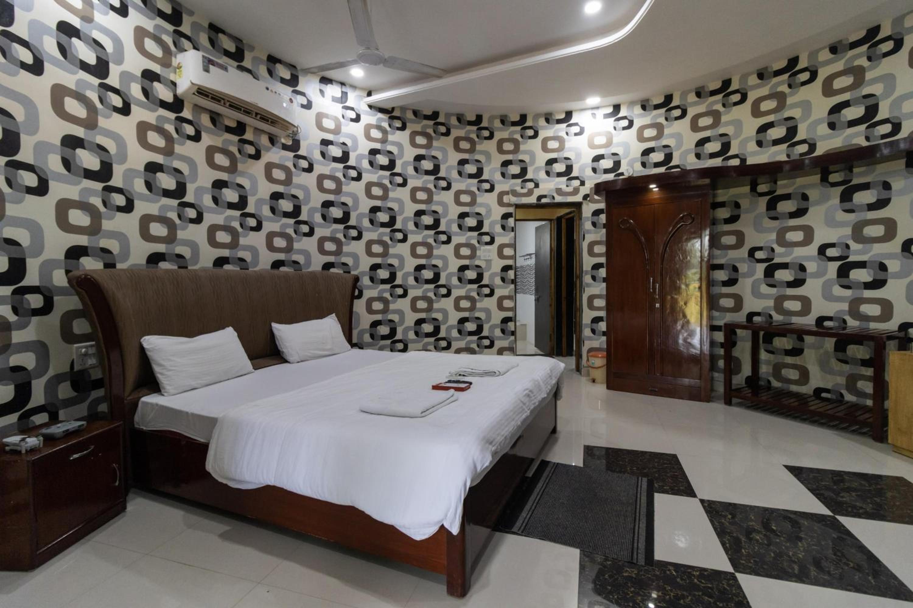 Executive Suite