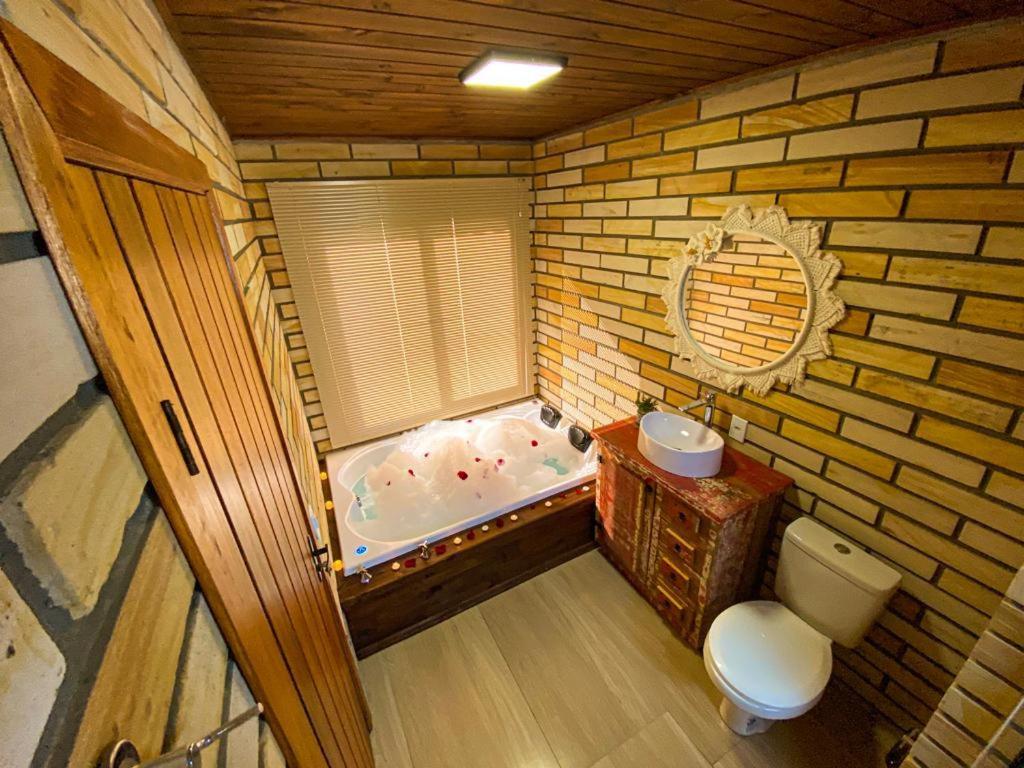 King Suite with Spa Bath - Photo 2