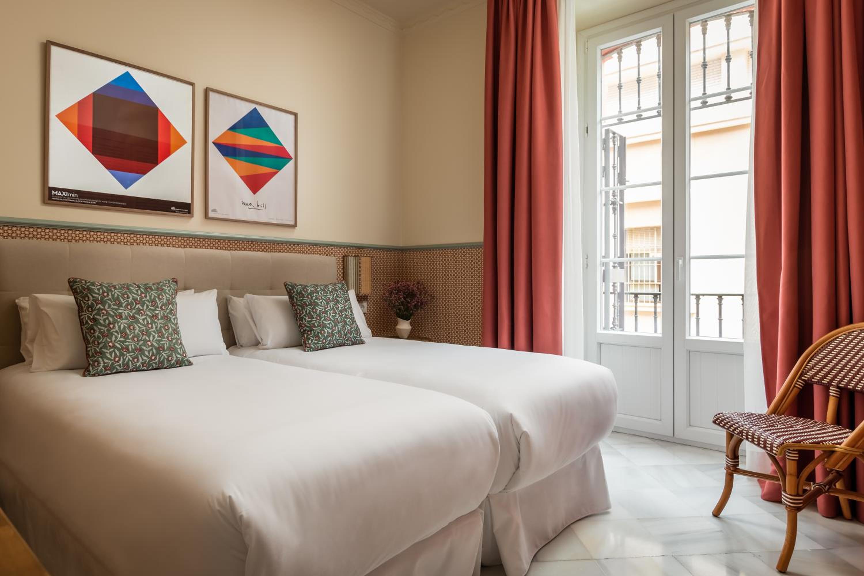 Twin Room - Photo 2