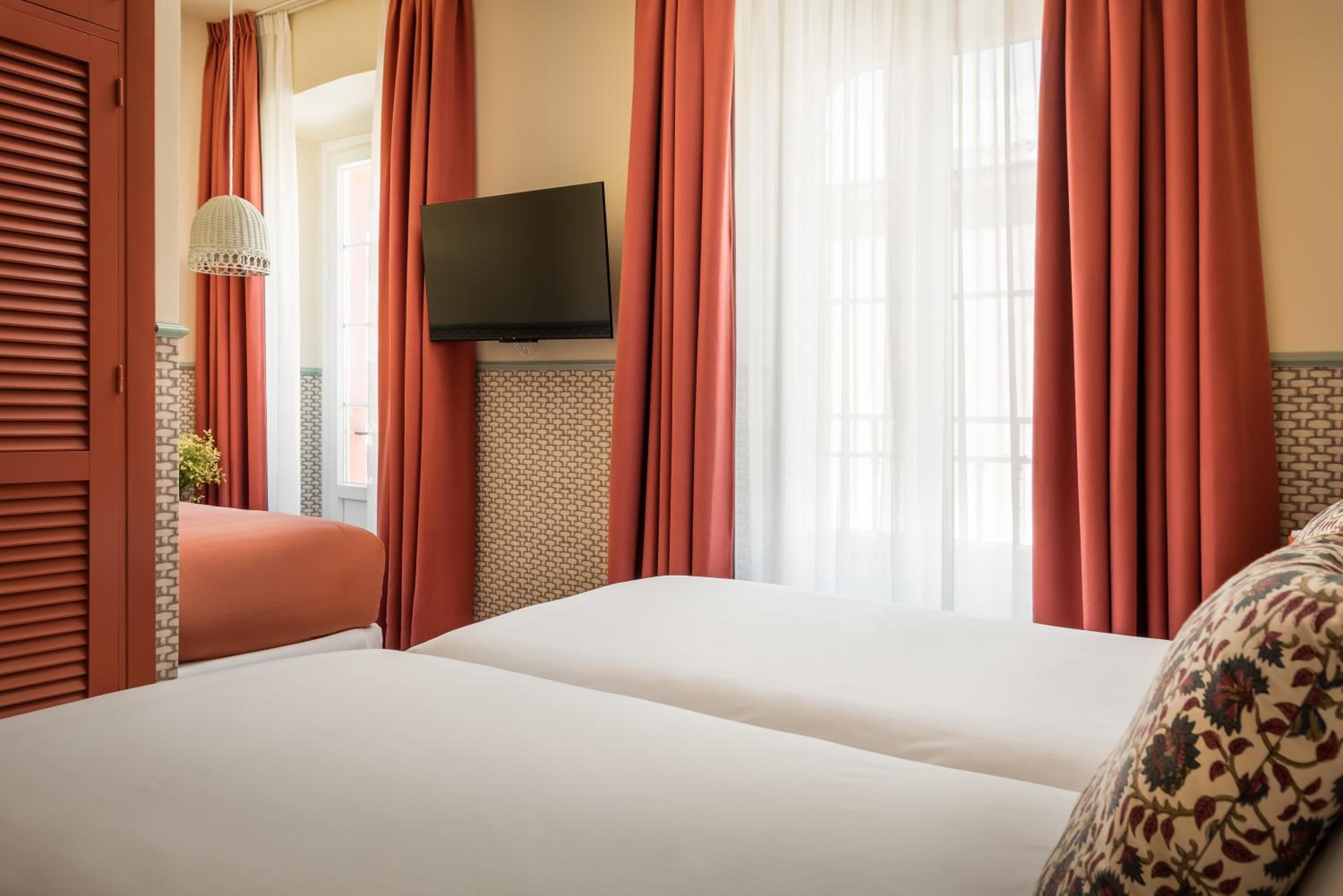 Standard Triple Room - Photo 2
