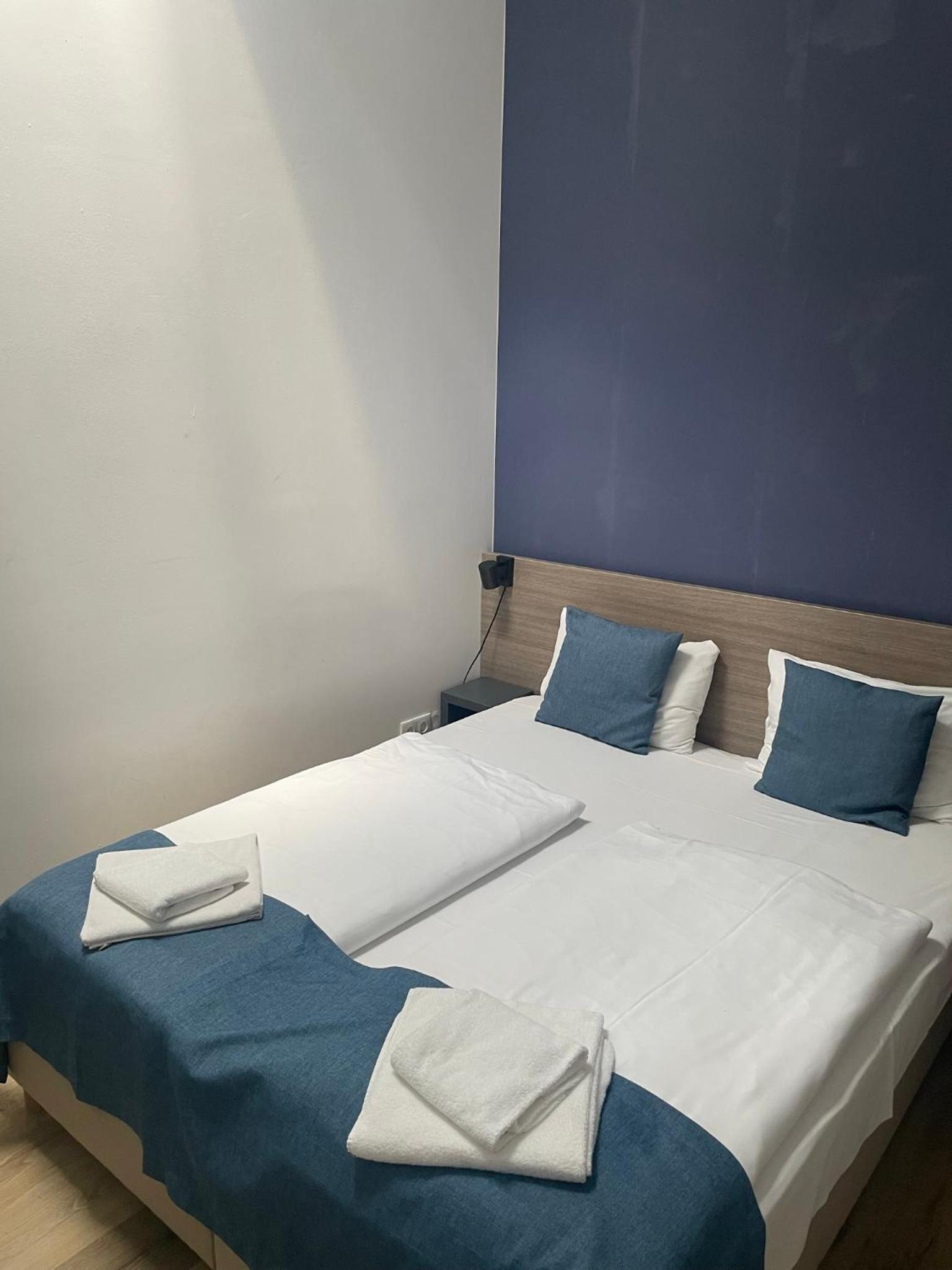 Economy Double Room - Photo 3
