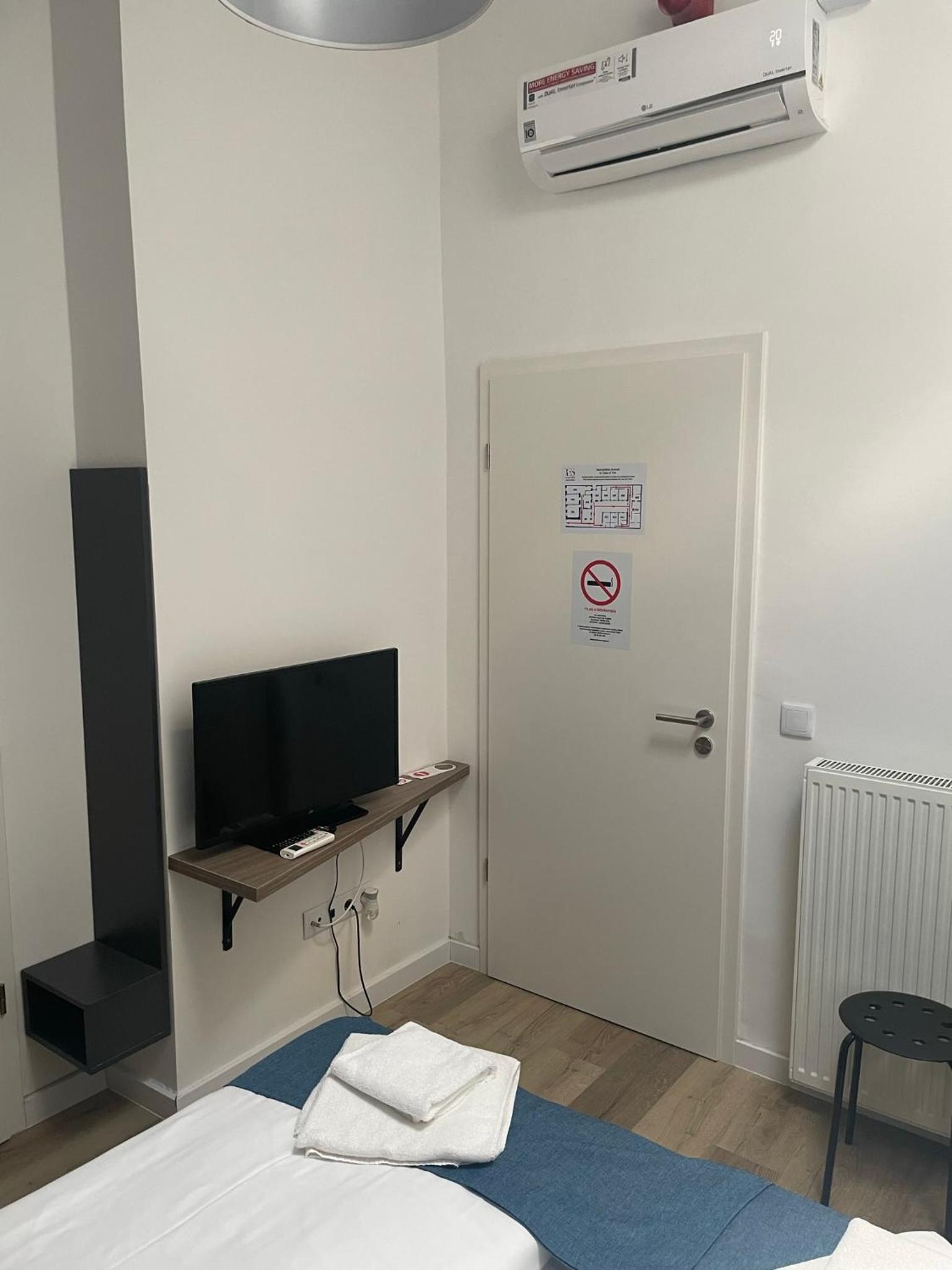 Economy Double Room - Photo 6