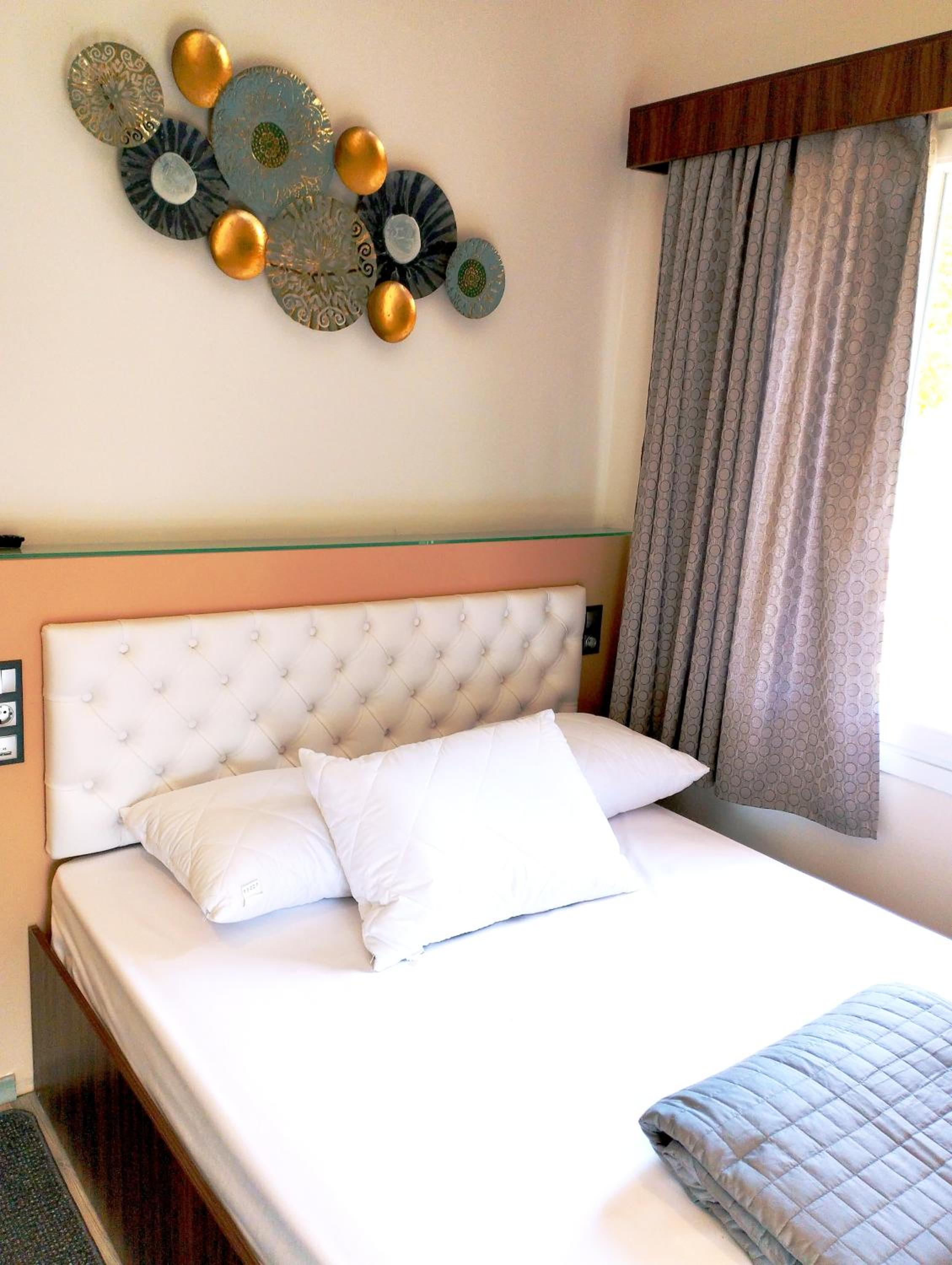 One-Bedroom Apartment - Photo 1
