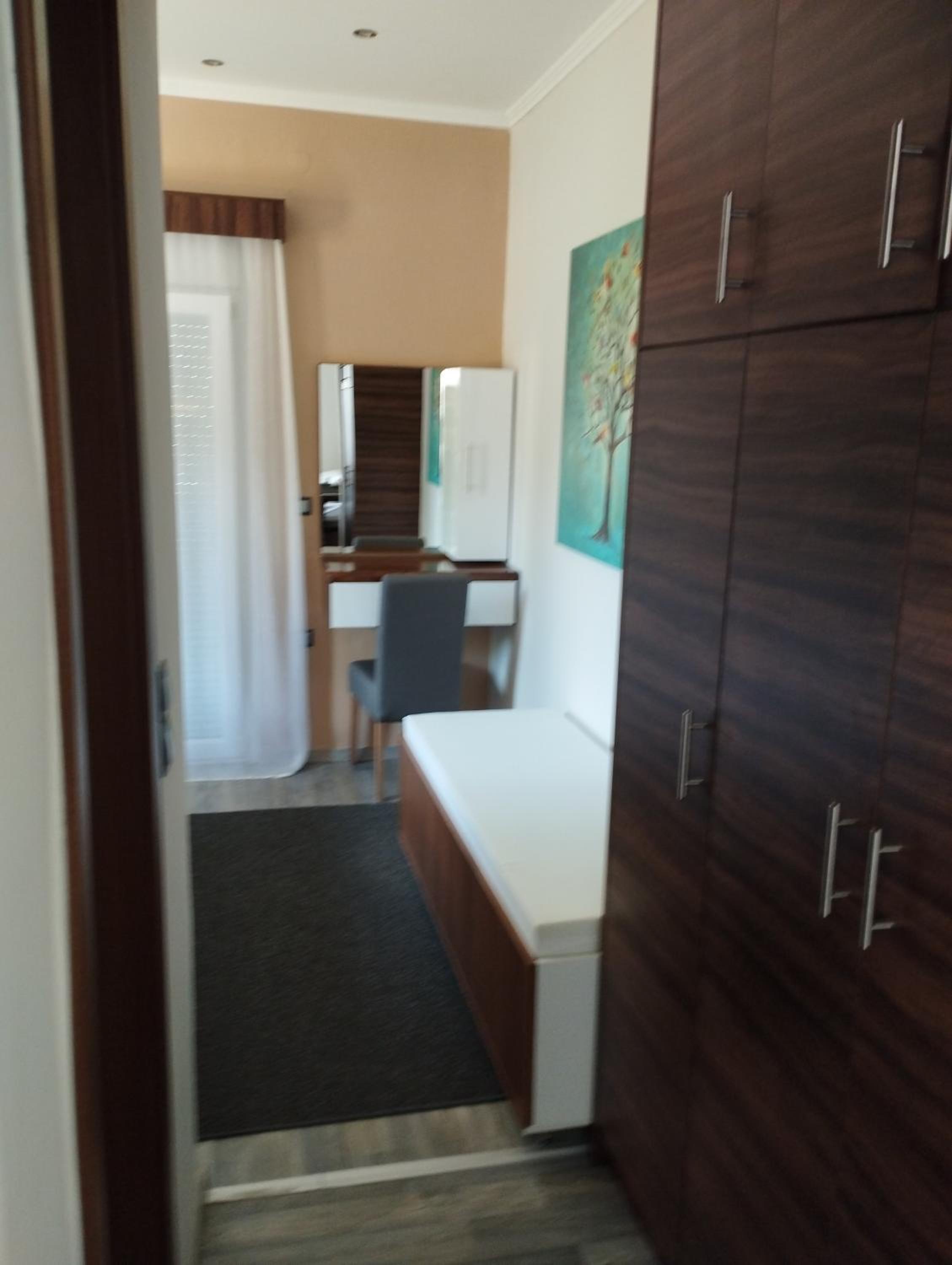 One-Bedroom Apartment - Photo 8