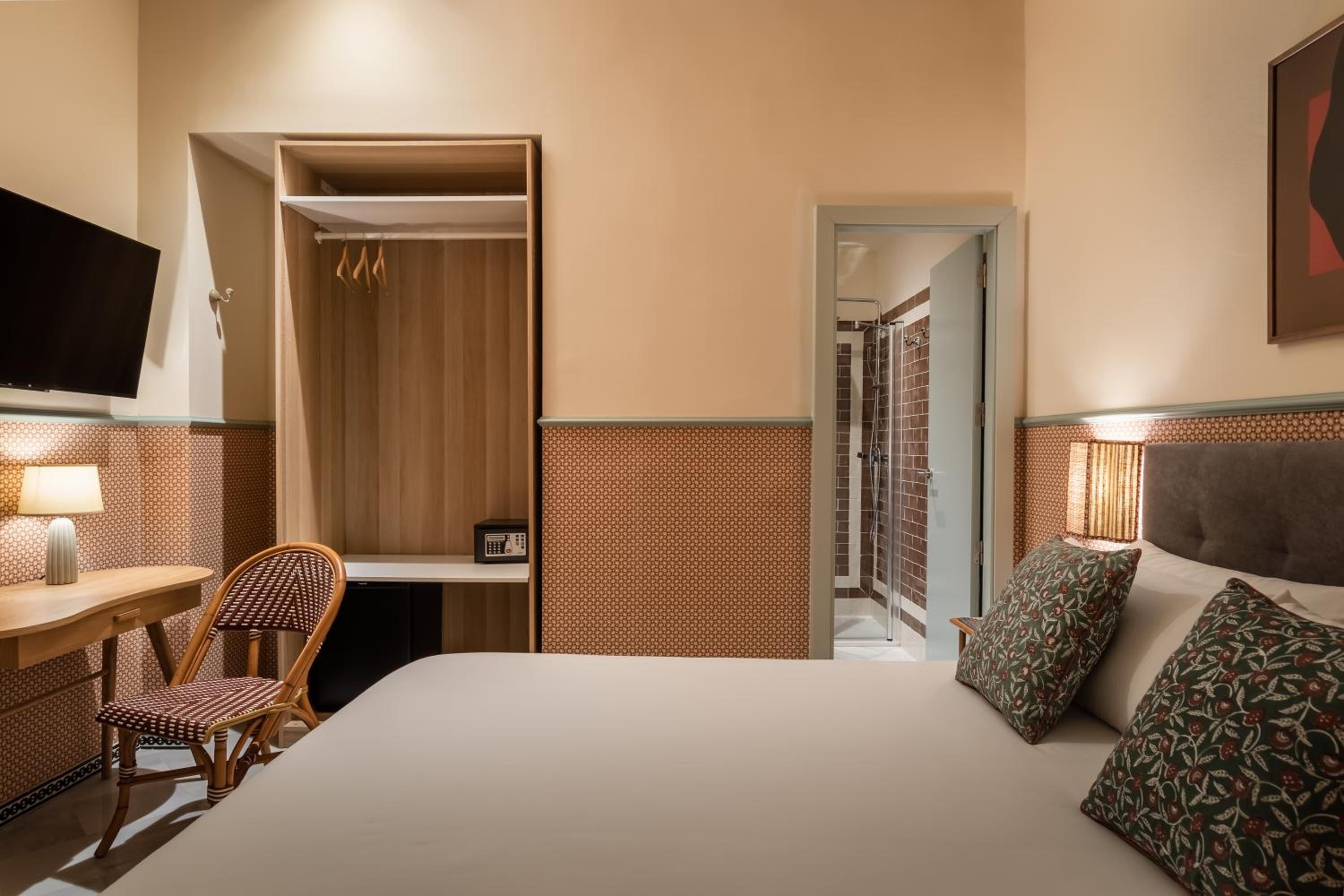 Interior Double Room - Photo 2