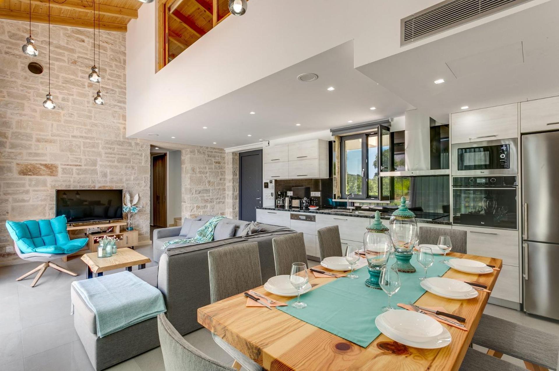 Villa photo 3