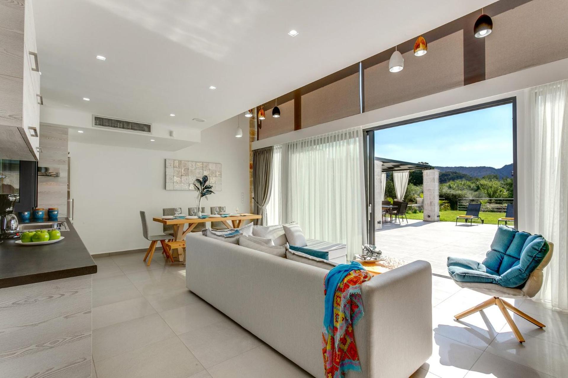 Villa photo 1
