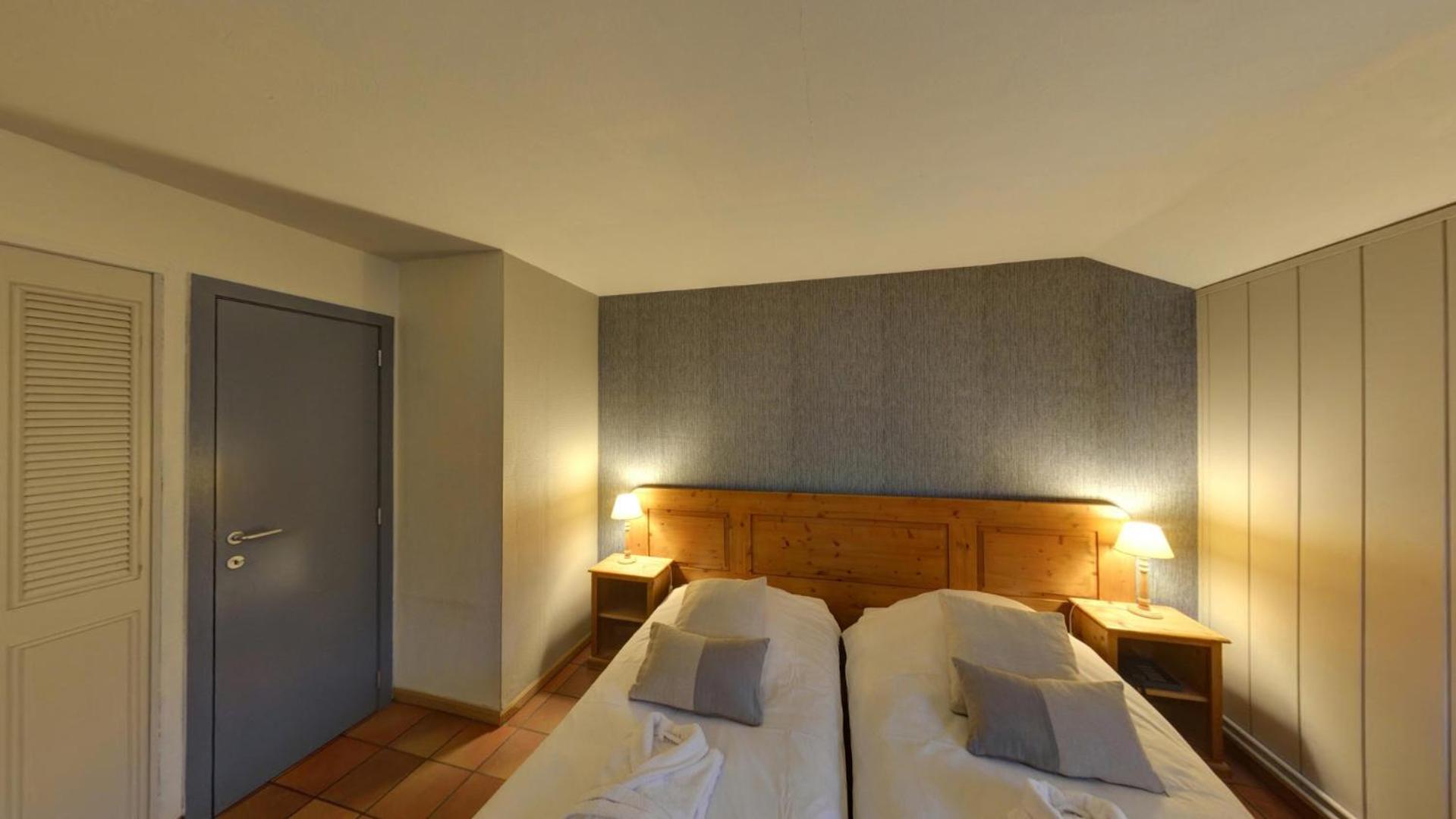 Twin Room Main Building photo 1