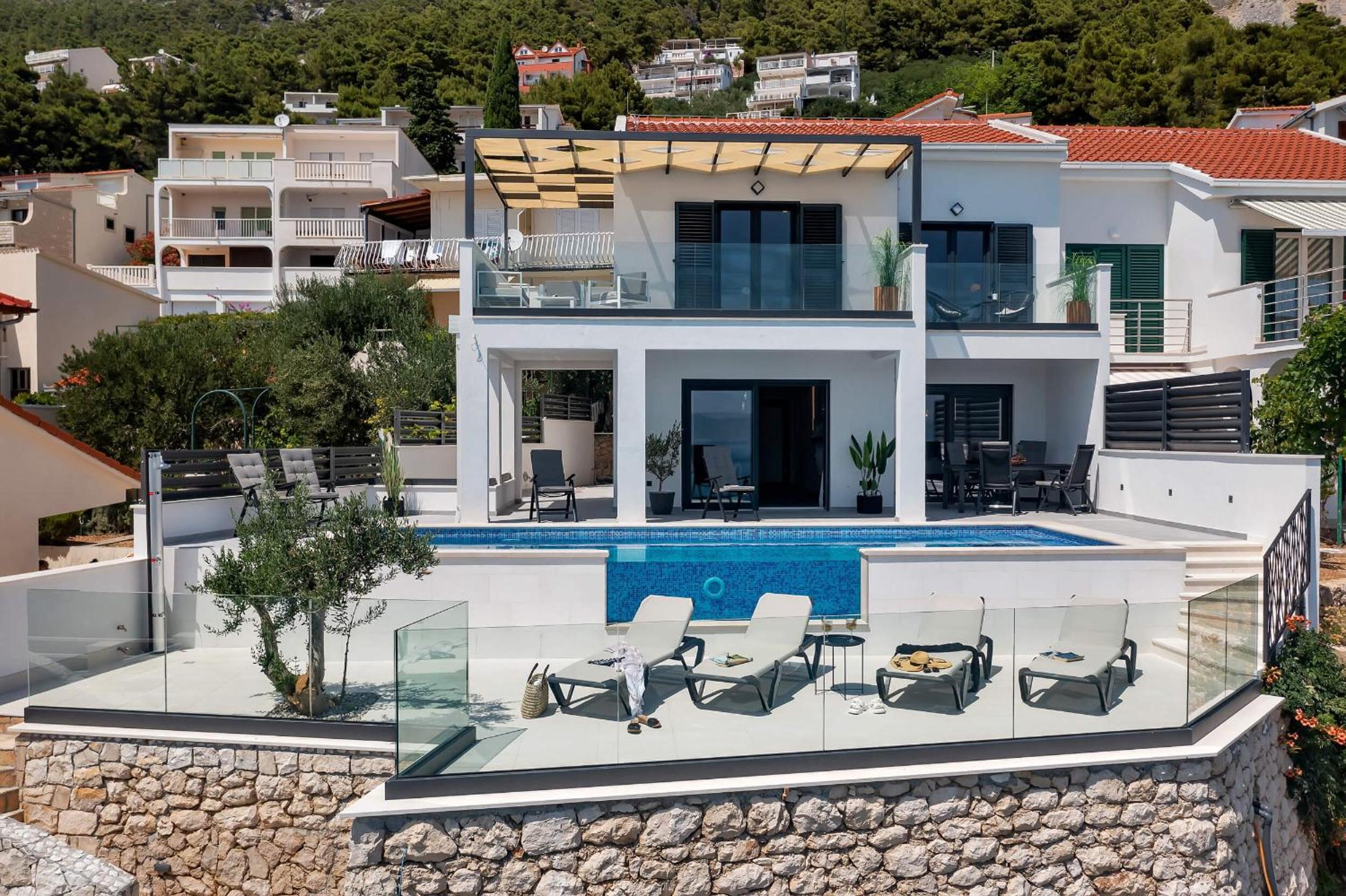 Villa With Pool photo 2