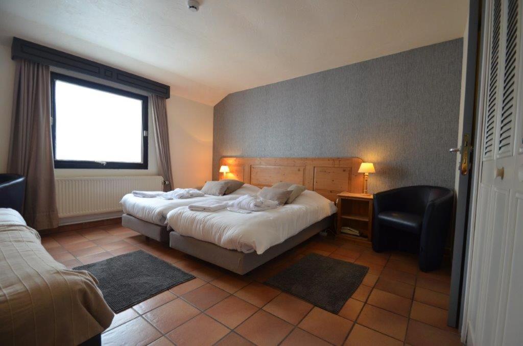 Twin Room Main Building photo 3