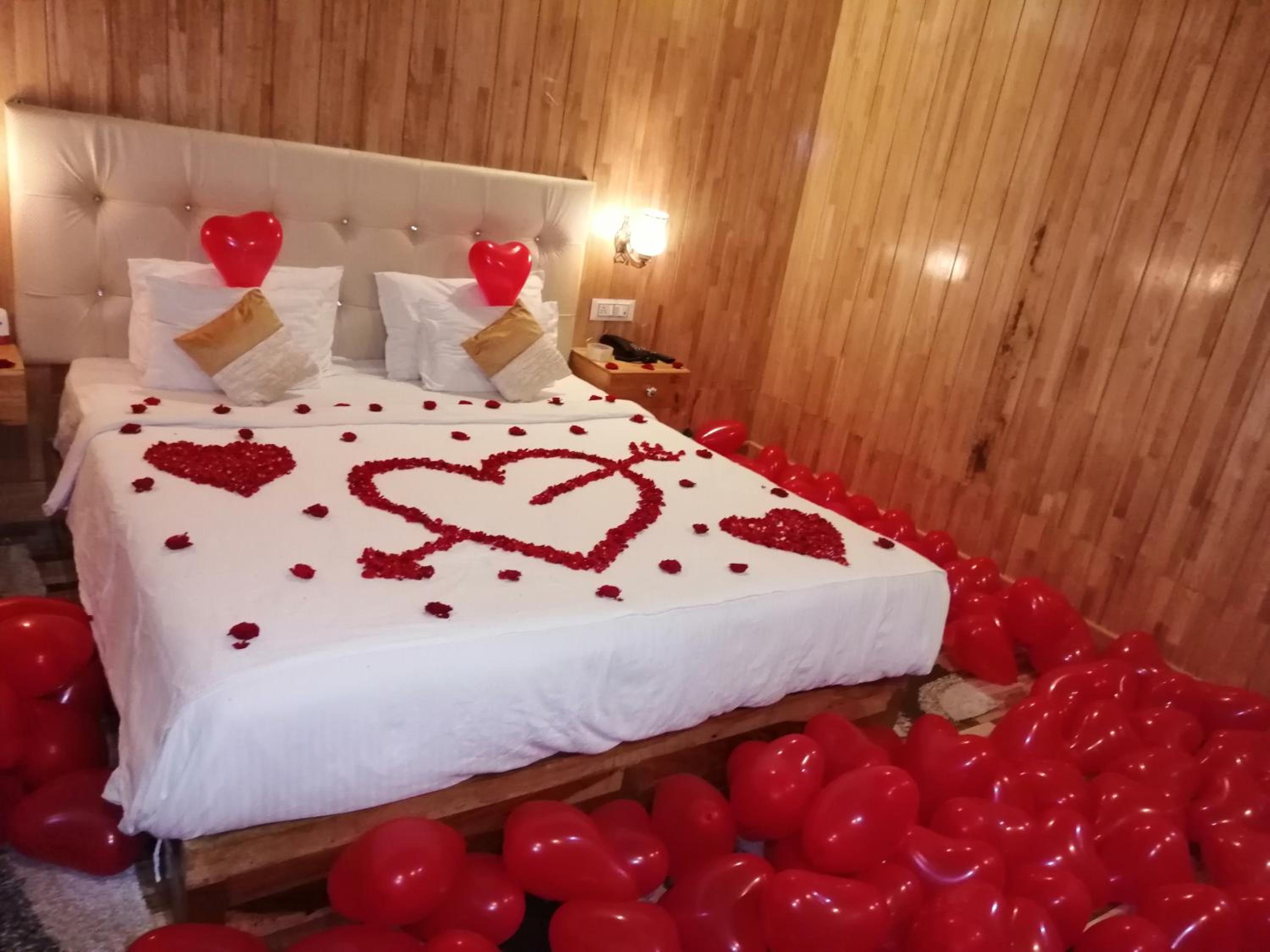 Deluxe King Room photo 2