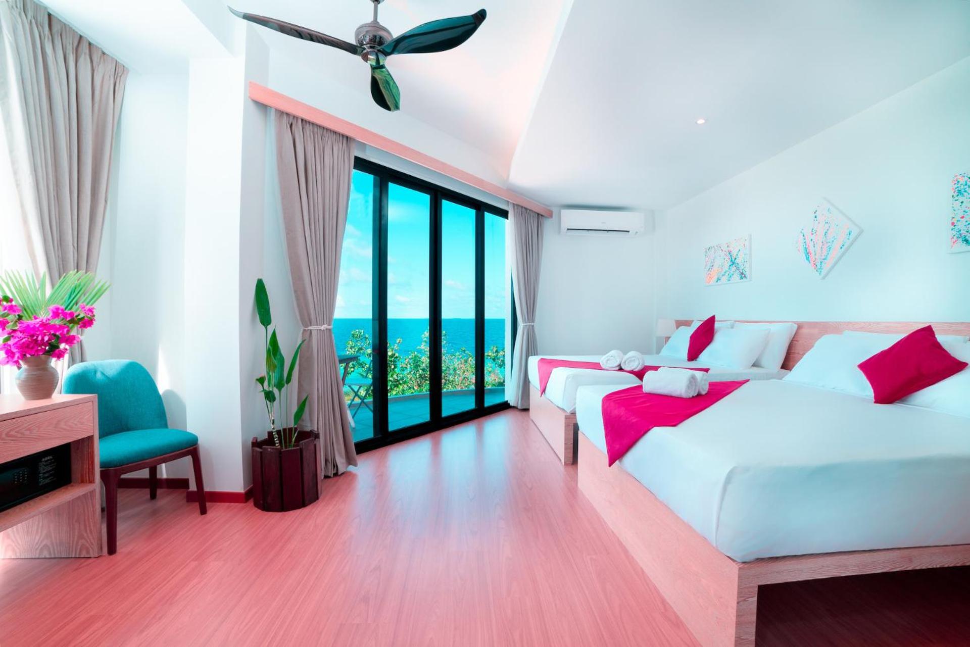 Family Room with Balcony and Sea View photo 2