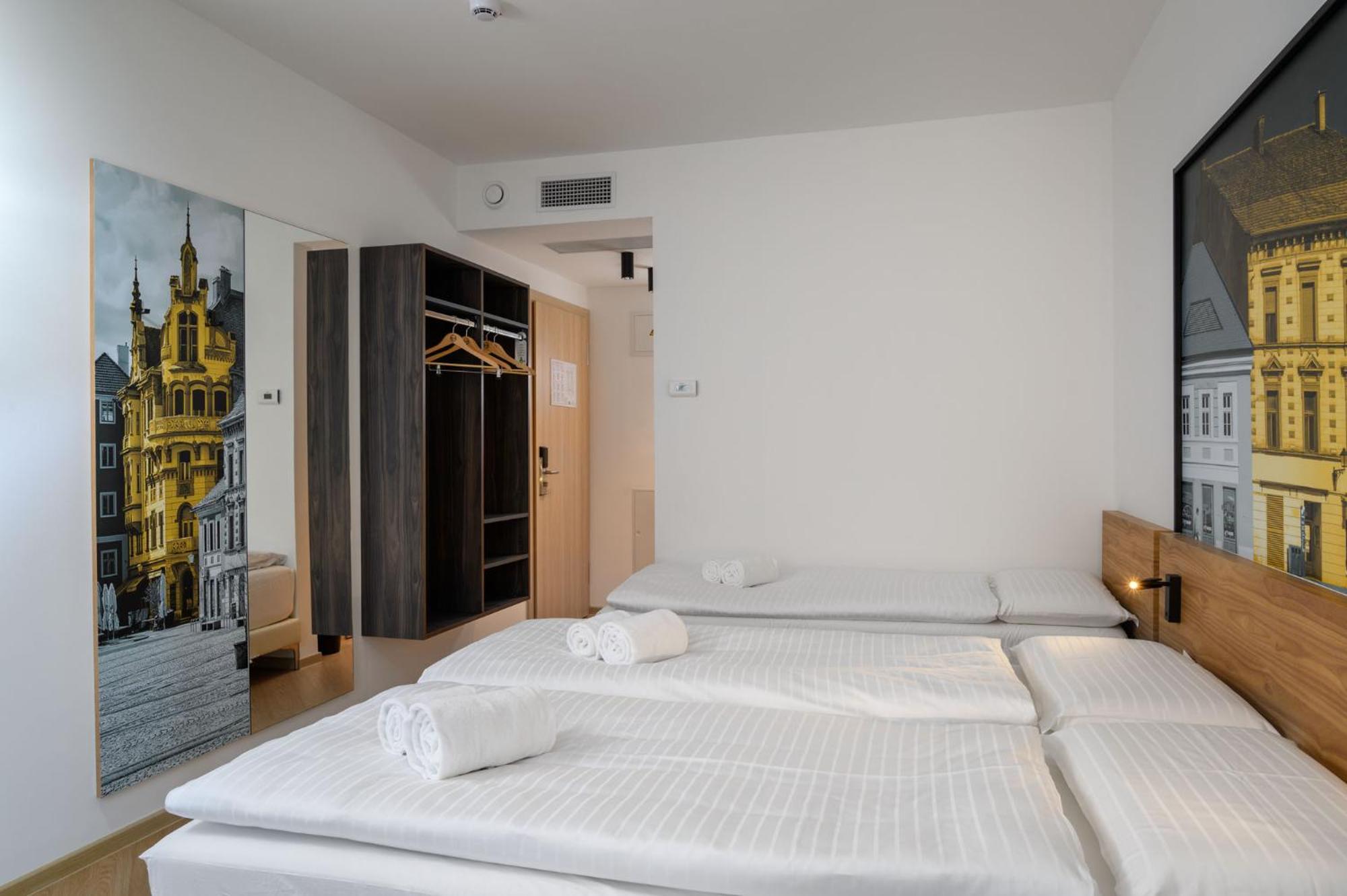 Triple Room - Photo 1