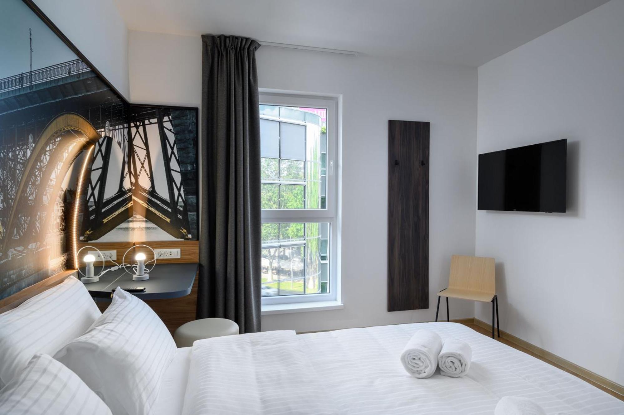 Double Room - Disability Access - Photo 3