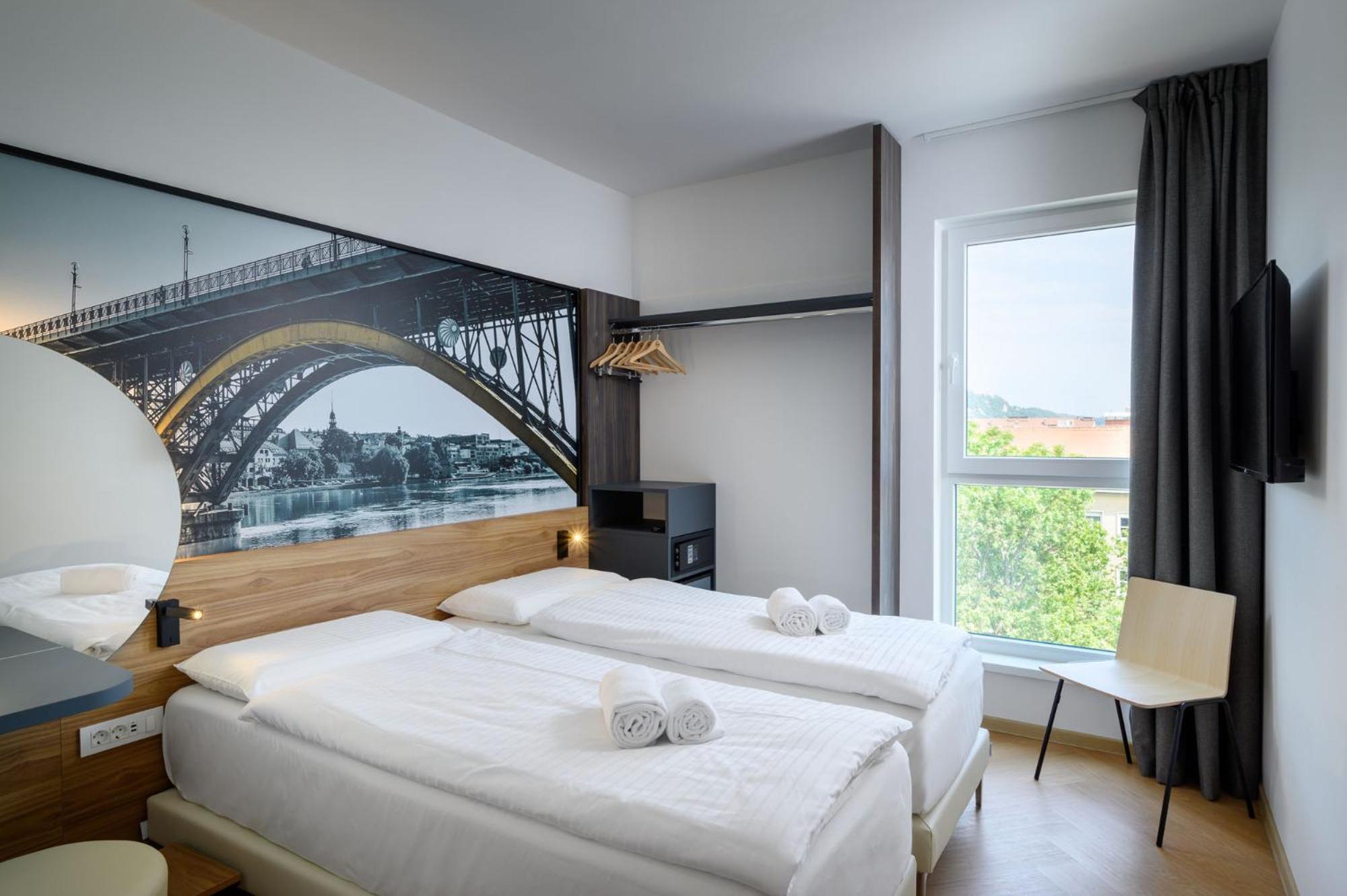 Twin Room - Photo 1